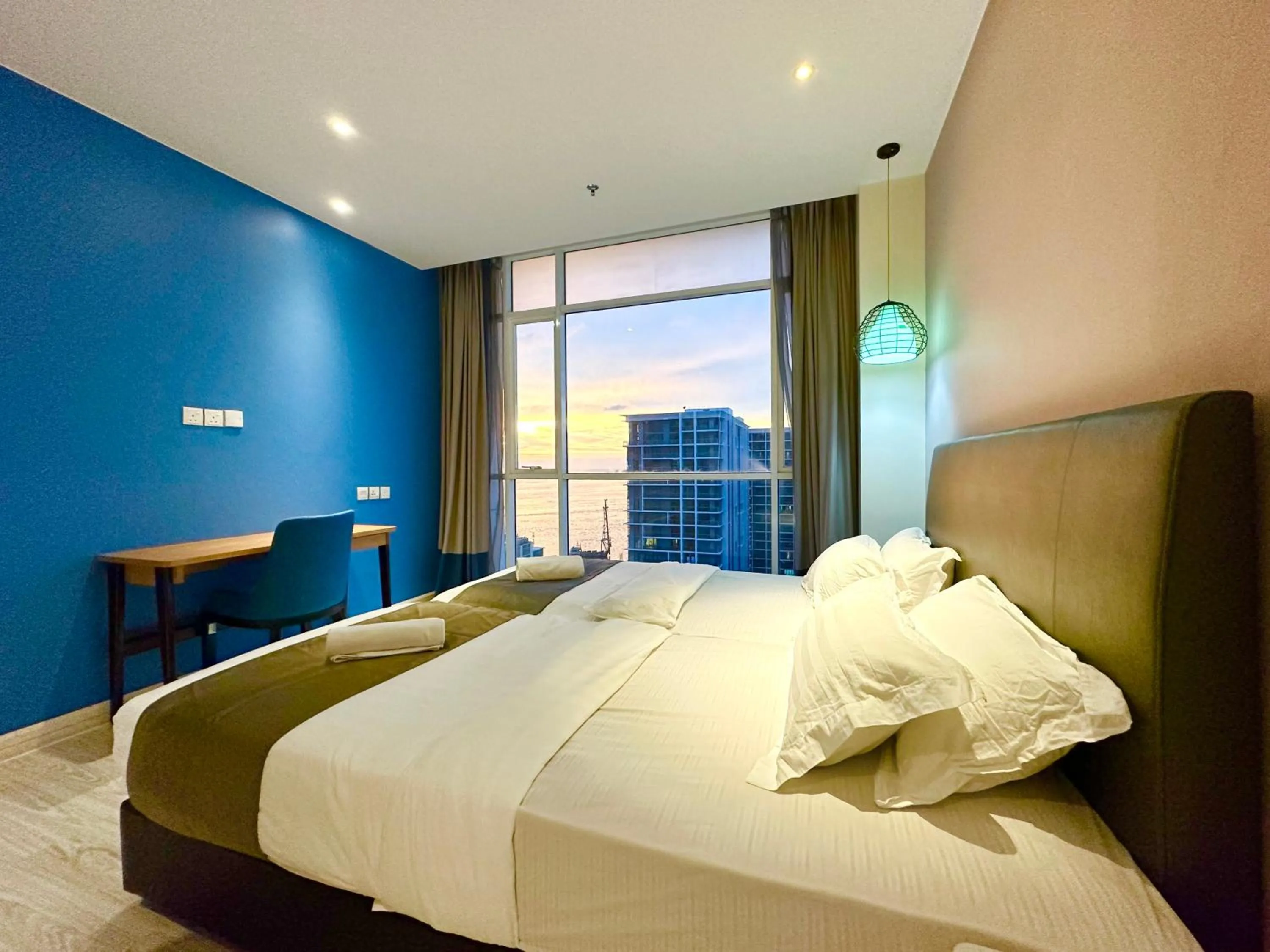 Bed in M Centro City Centre @ Gaya Street by Sunset Seaview Vacation Condos