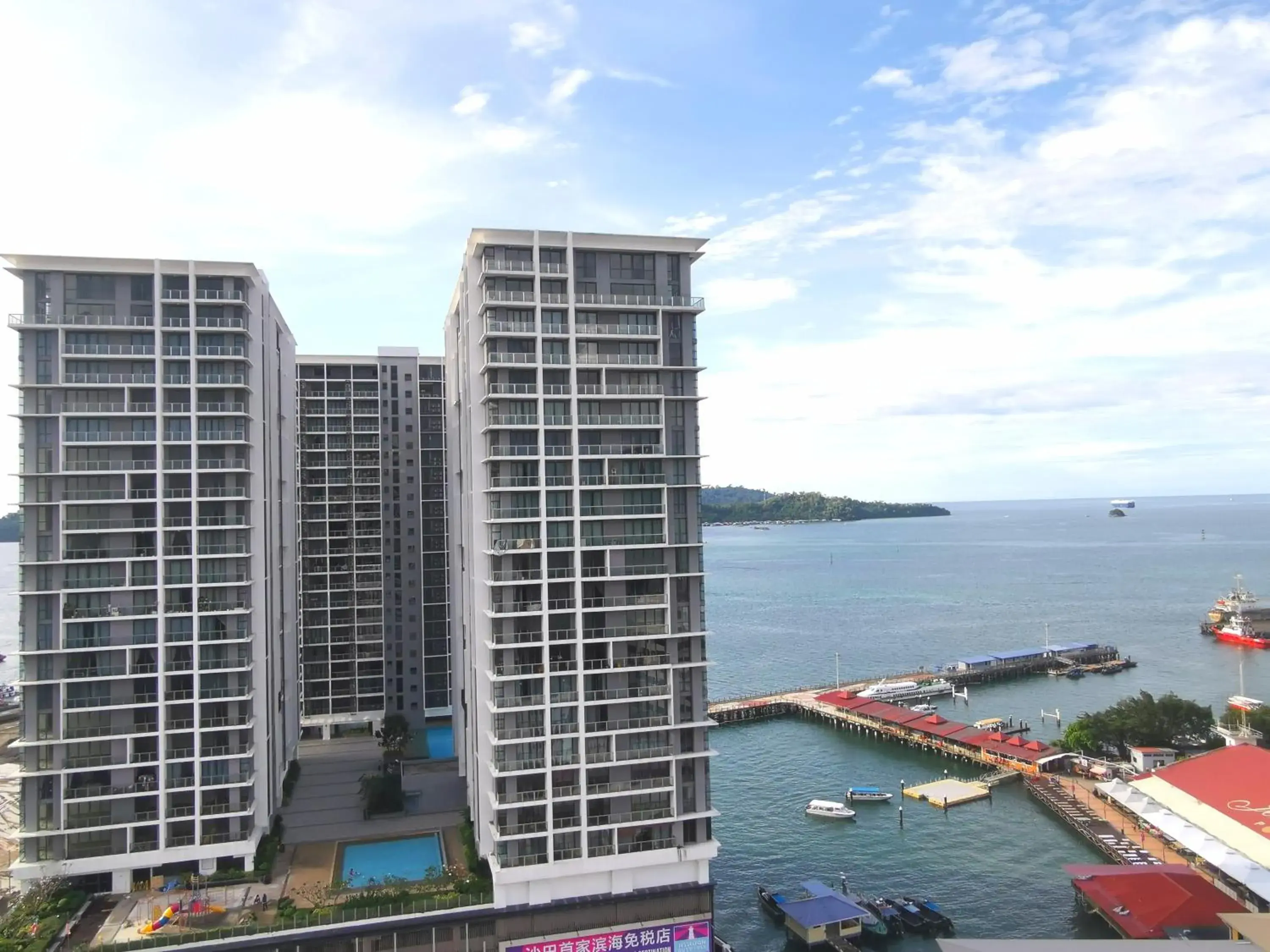 Apartment with Sea View in M Centro City Centre @ Gaya Street by Sunset Seaview Vacation Condos Apartment with Sea View in M Centro City Centre @ Gaya Street by Sunset Seaview Vacation Condos