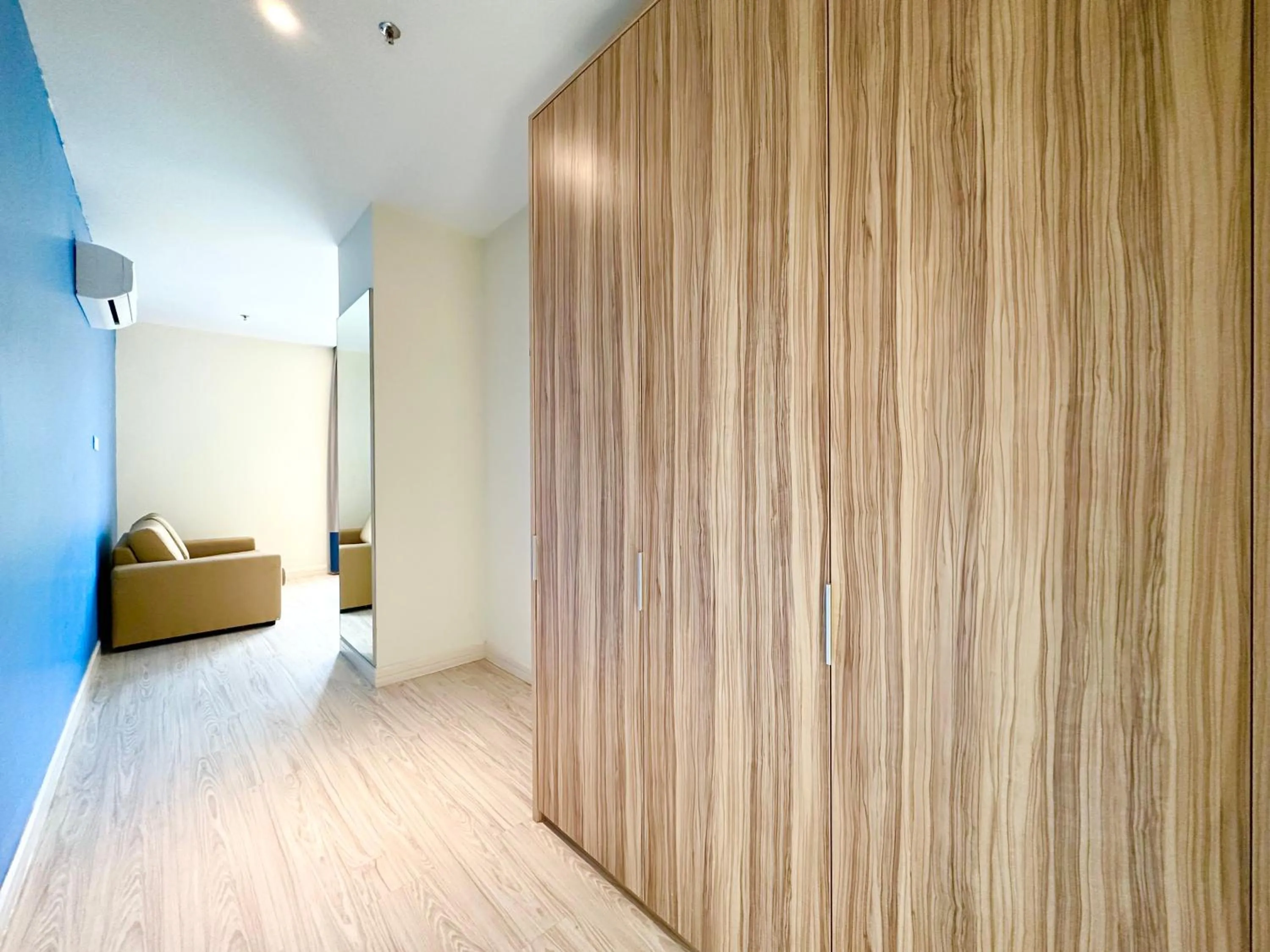 wardrobe in M Centro City Centre @ Gaya Street by Sunset Seaview Vacation Condos