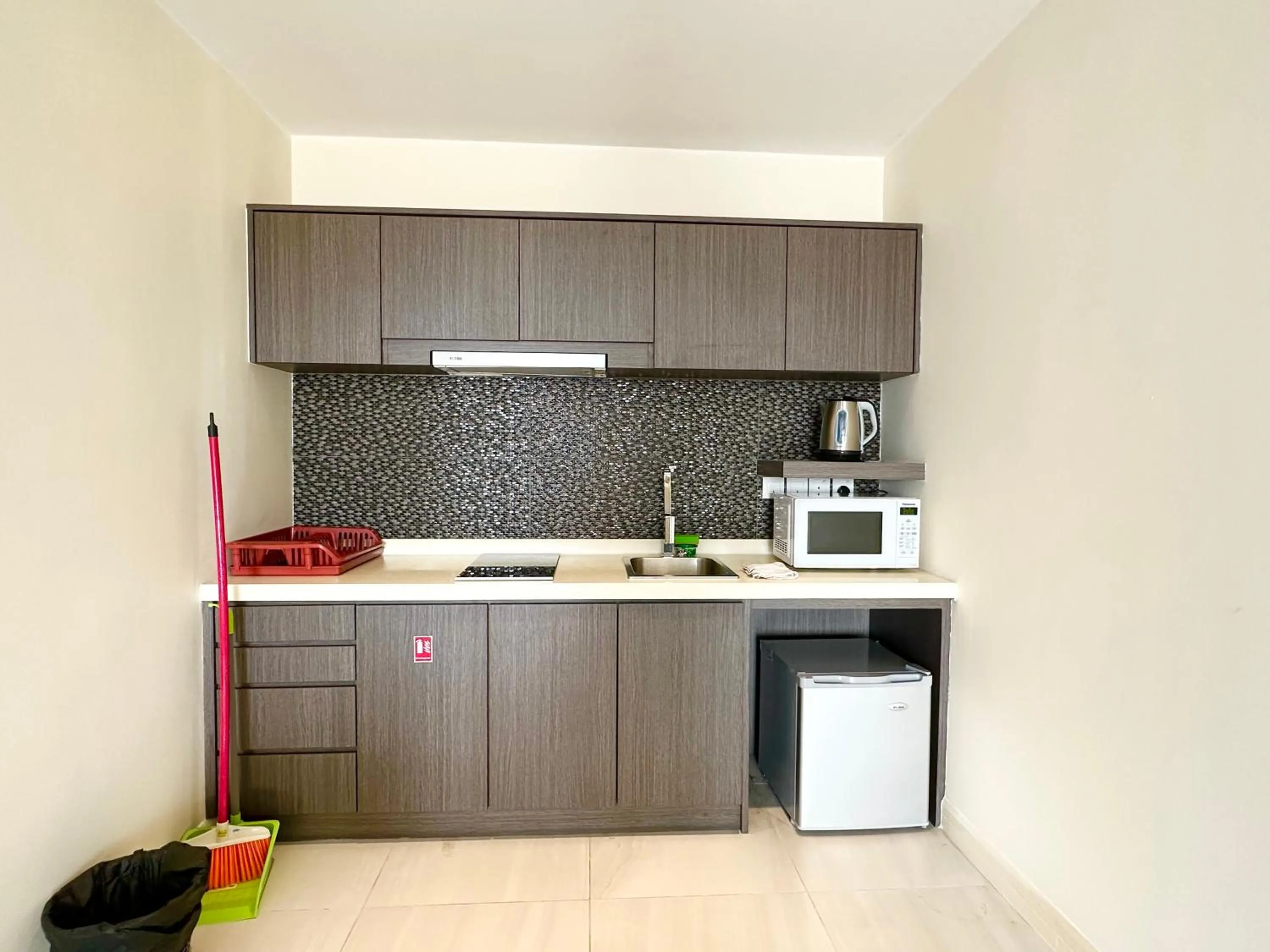 Kitchen or kitchenette in M Centro City Centre @ Gaya Street by Sunset Seaview Vacation Condos