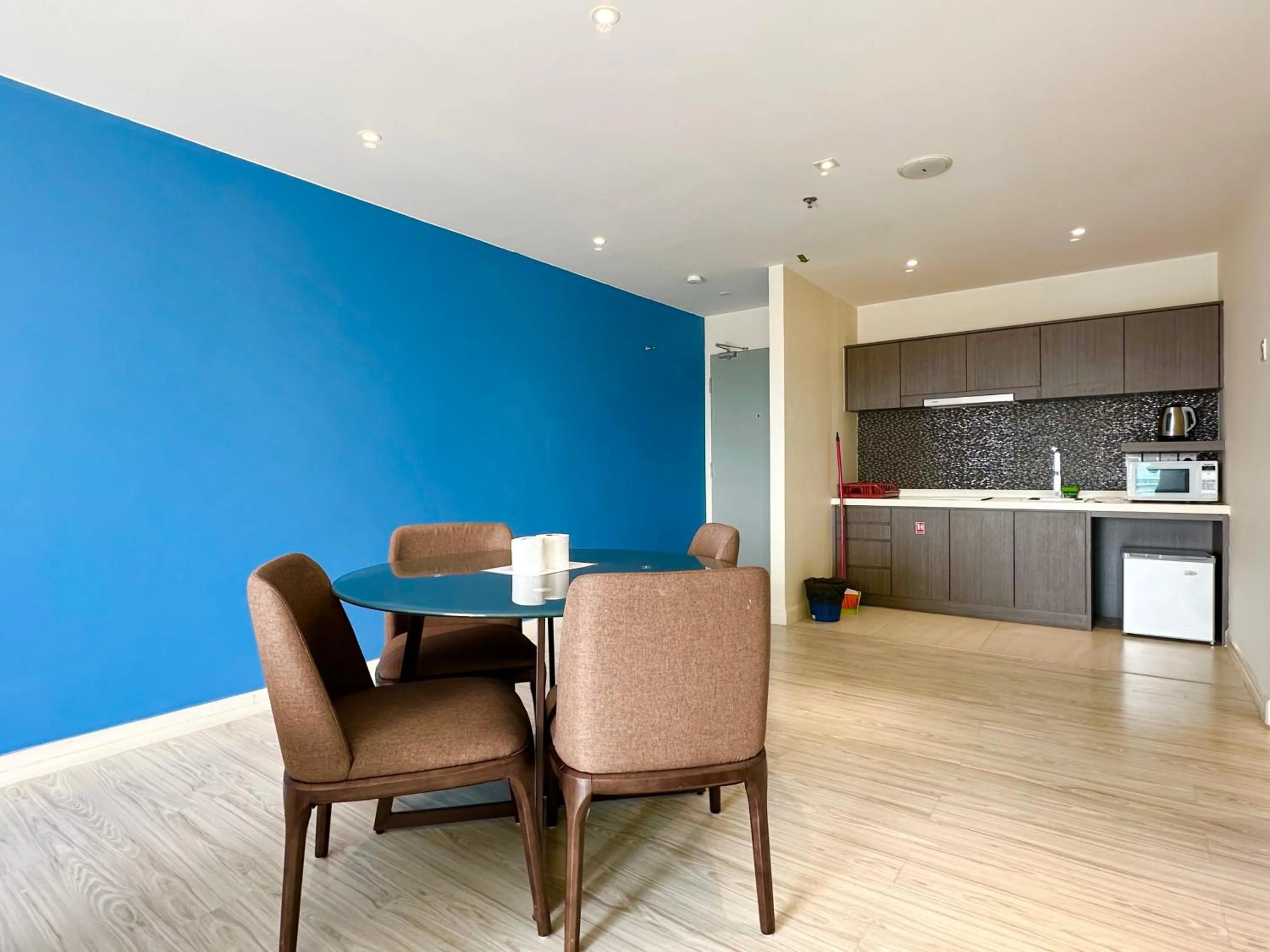 Kitchen or kitchenette in M Centro City Centre @ Gaya Street by Sunset Seaview Vacation Condos