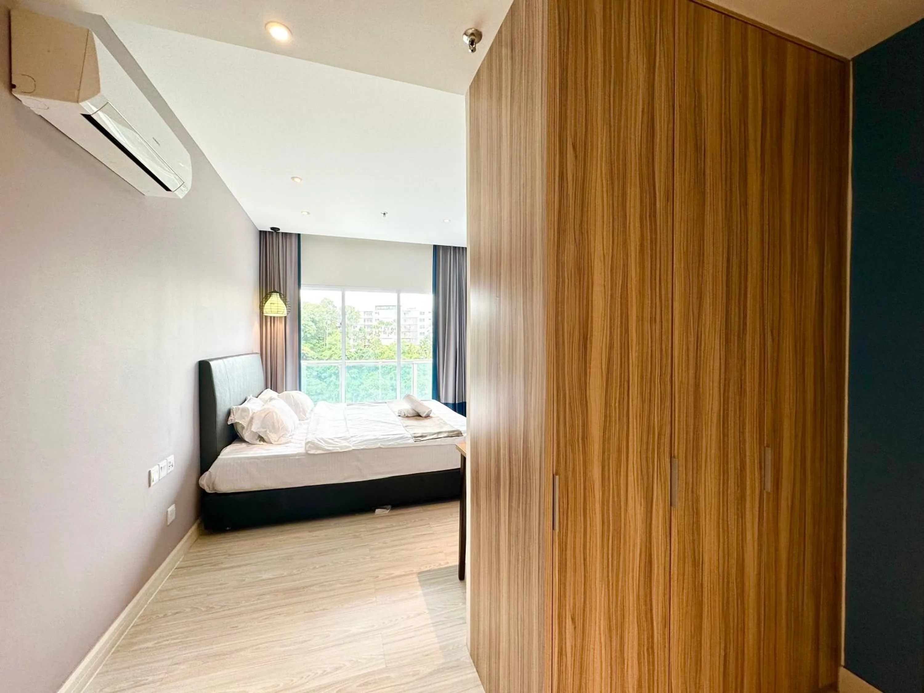 Bed in M Centro City Centre @ Gaya Street by Sunset Seaview Vacation Condos