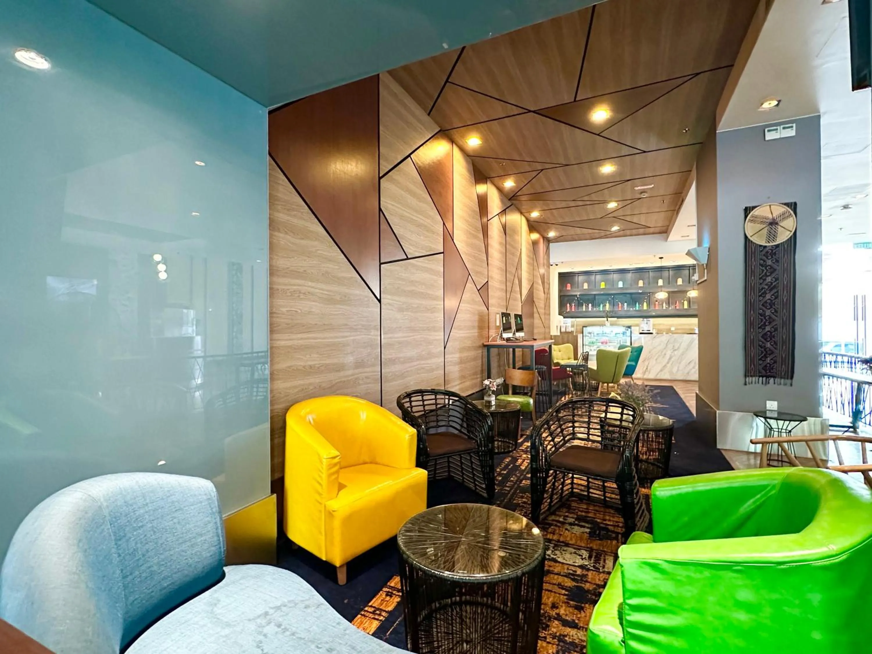 Seating area in M Centro City Centre @ Gaya Street by Sunset Seaview Vacation Condos