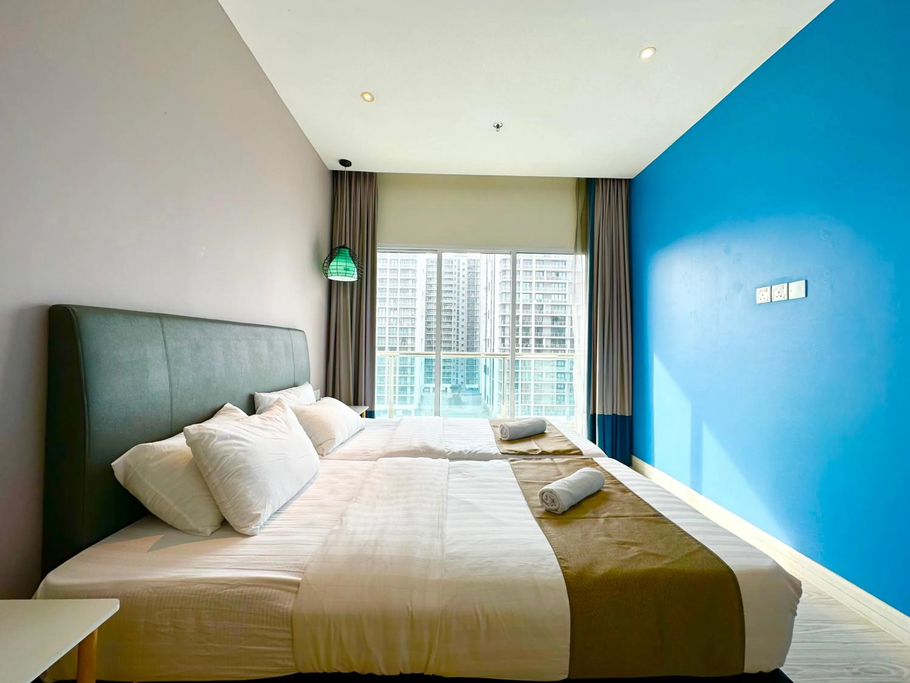 Bed in M Centro City Centre @ Gaya Street by Sunset Seaview Vacation Condos