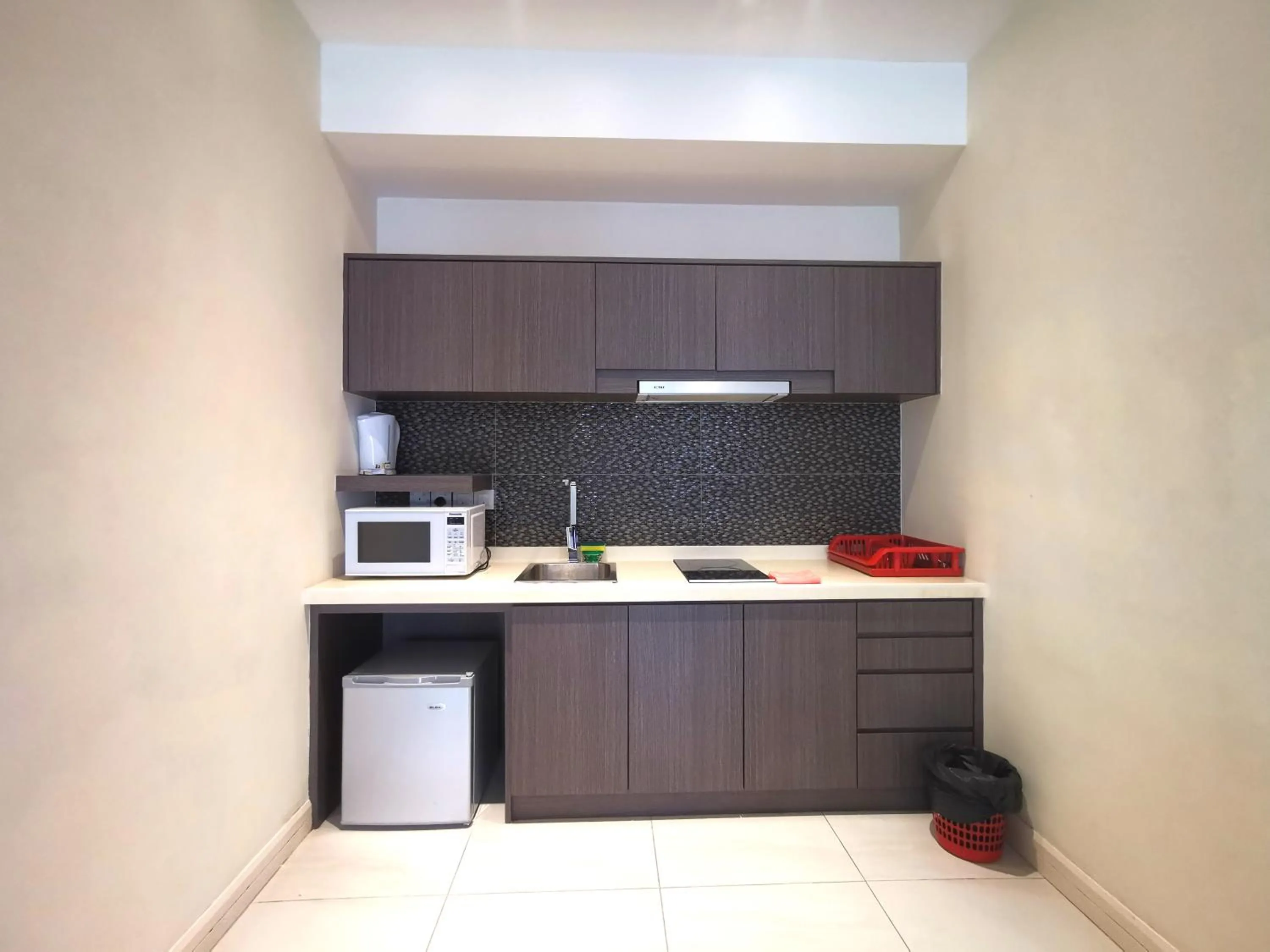 Kitchen or kitchenette in M Centro City Centre @ Gaya Street by Sunset Seaview Vacation Condos