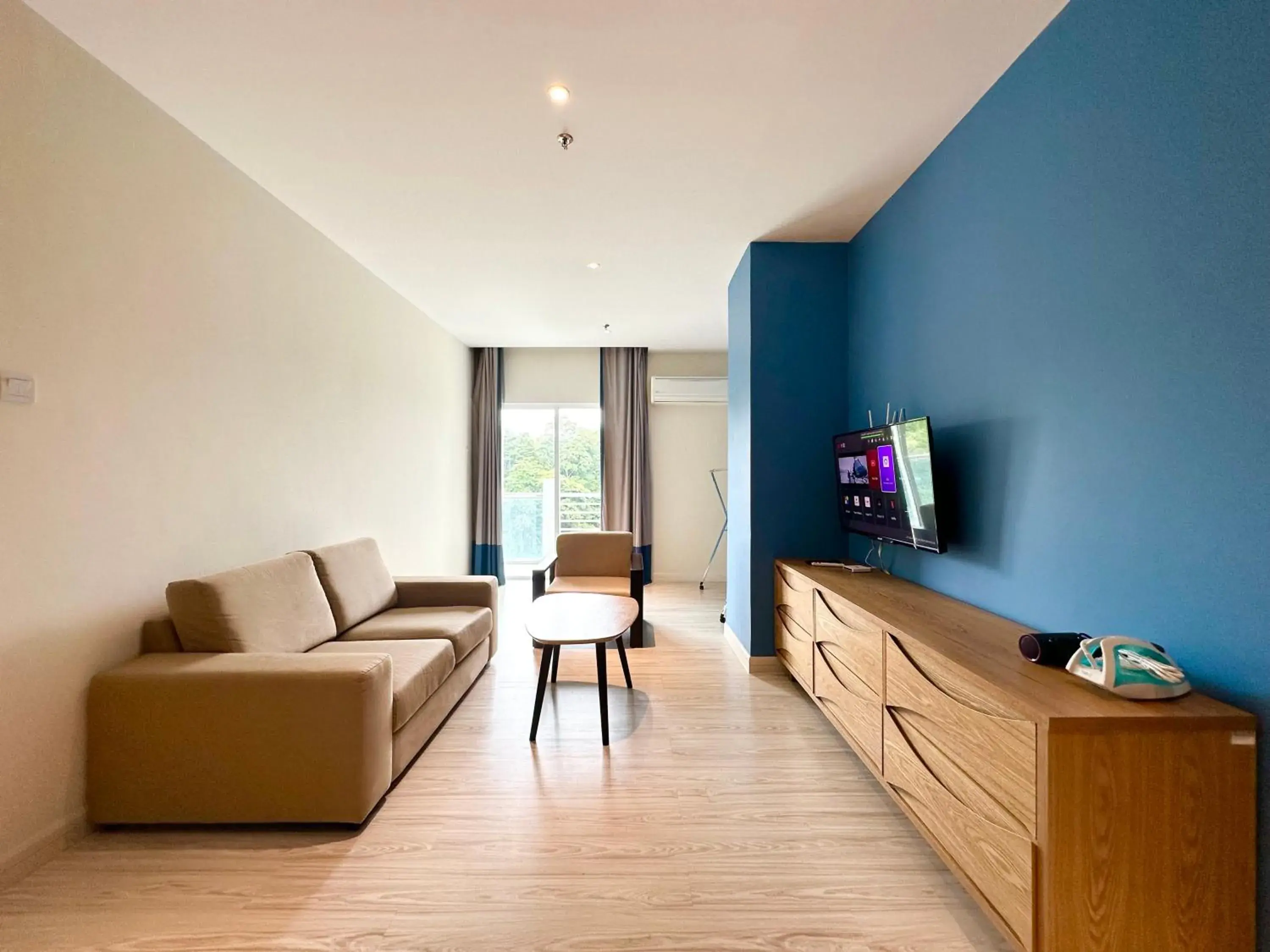 Apartment with Balcony in M Centro City Centre @ Gaya Street by Sunset Seaview Vacation Condos Apartment with Balcony in M Centro City Centre @ Gaya Street by Sunset Seaview Vacation Condos