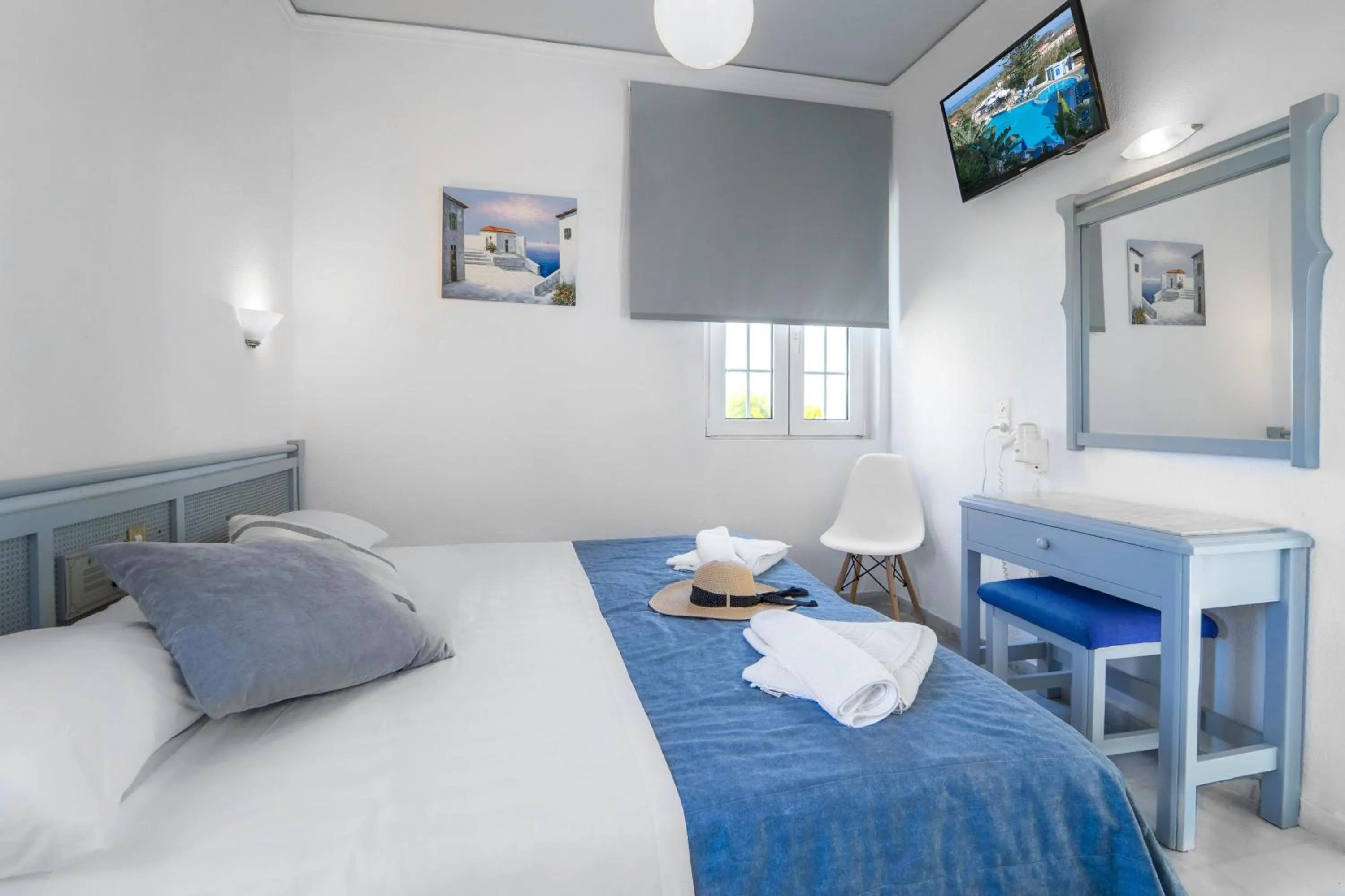 Bedroom, Bed in Futura Hotel