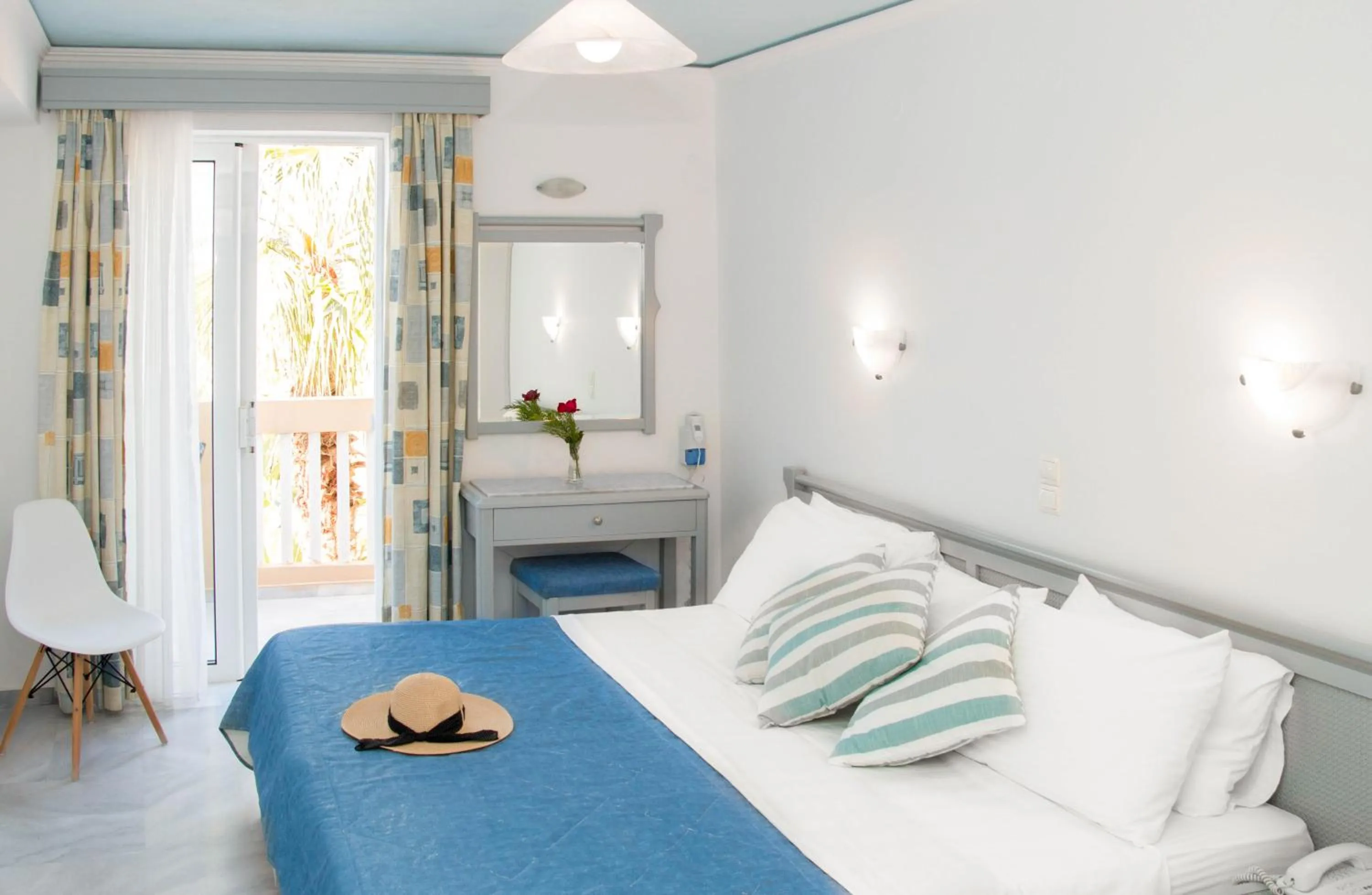 Bedroom, Bed in Futura Hotel