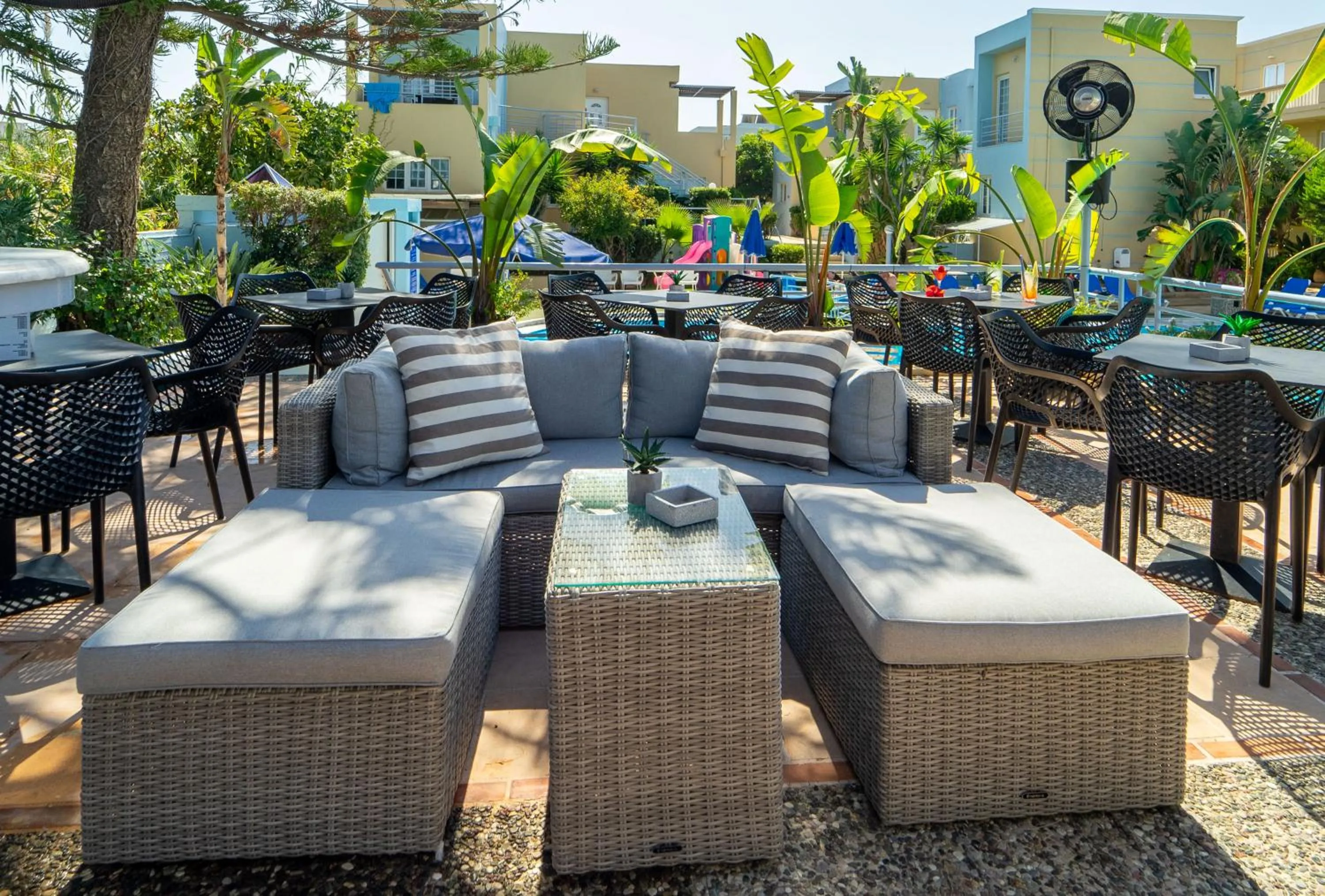 Restaurant/places to eat in Futura Hotel