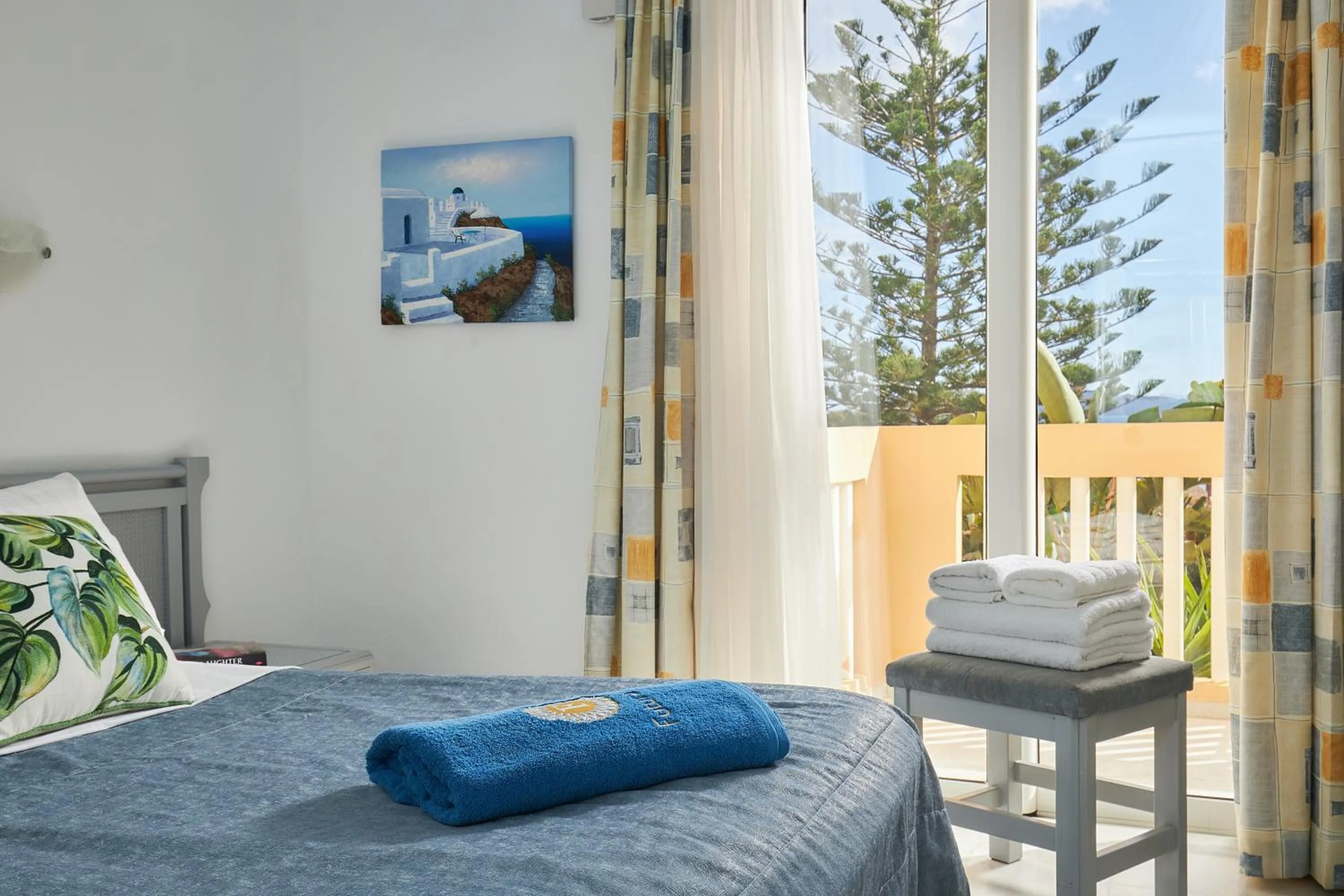 View (from property/room), Bed in Futura Hotel