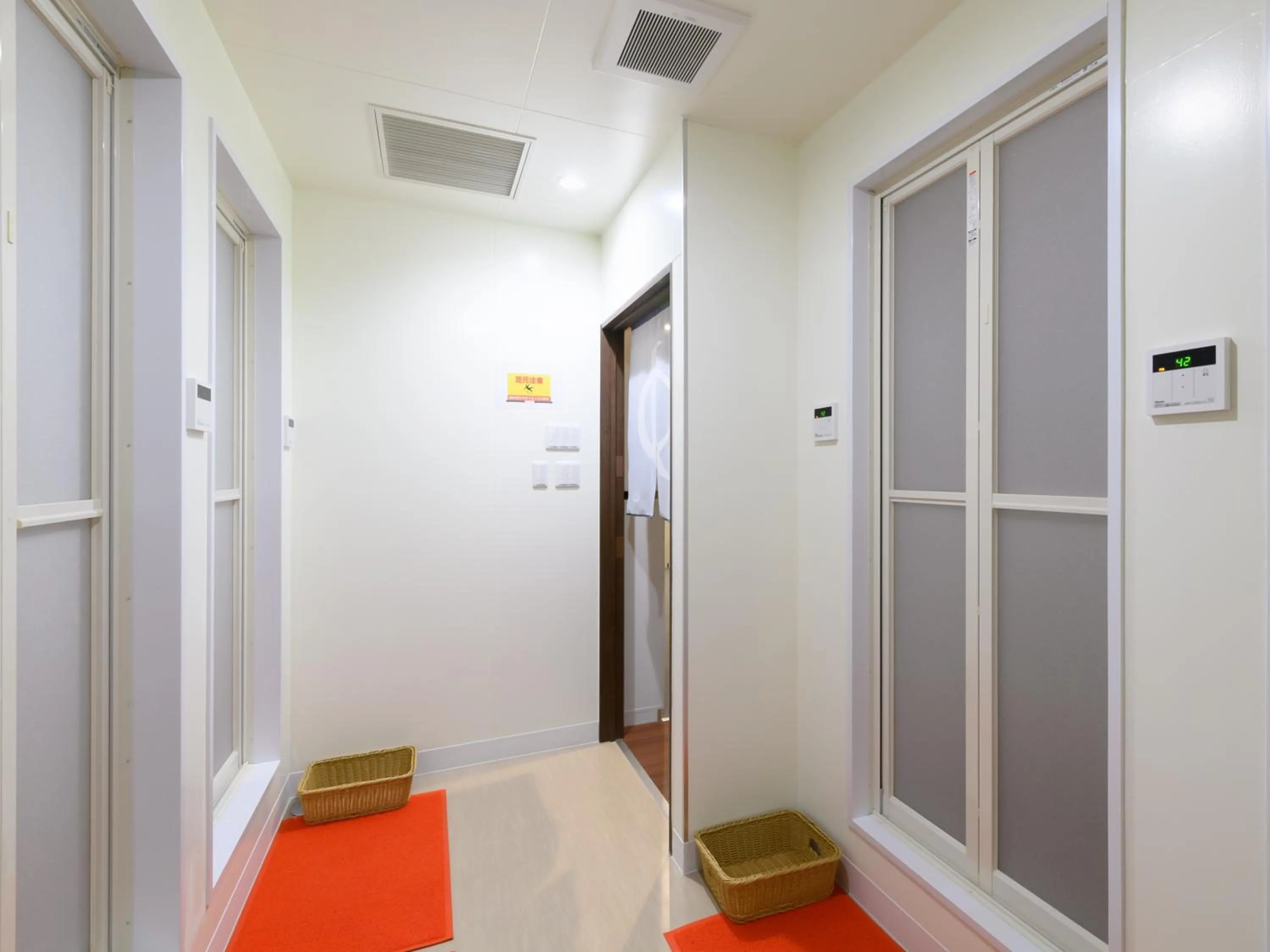 Shower in カプセルイン笠懸 男性専用 Capsule Inn Kasakake Male Only