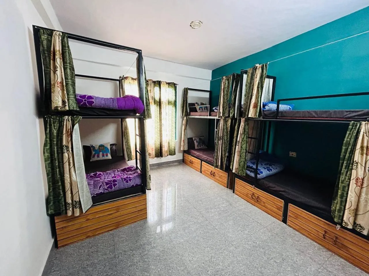 Bedroom, Bed in Kasol Hostel