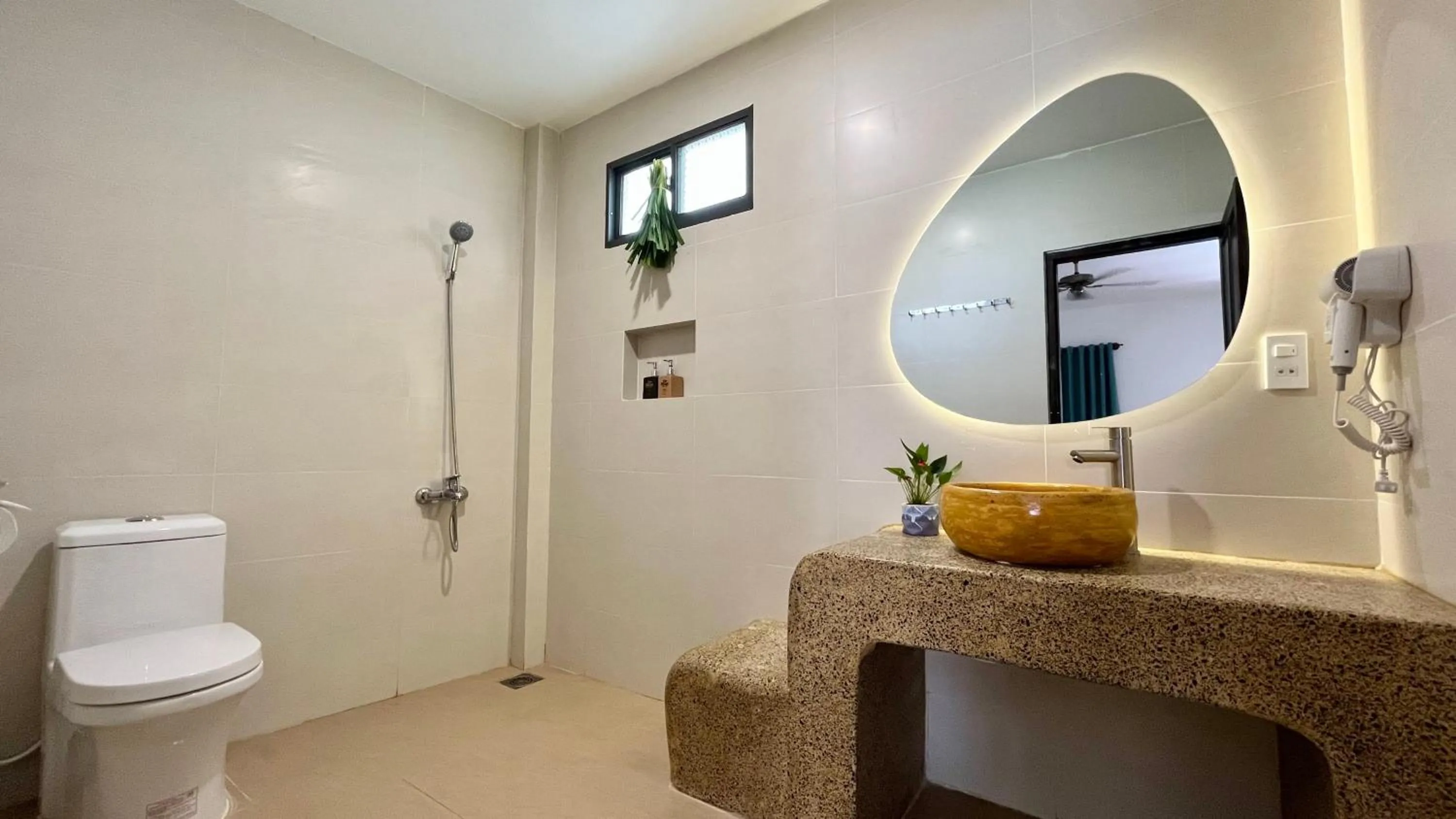 Toilet in Mi Nhon Em Hotel Muine