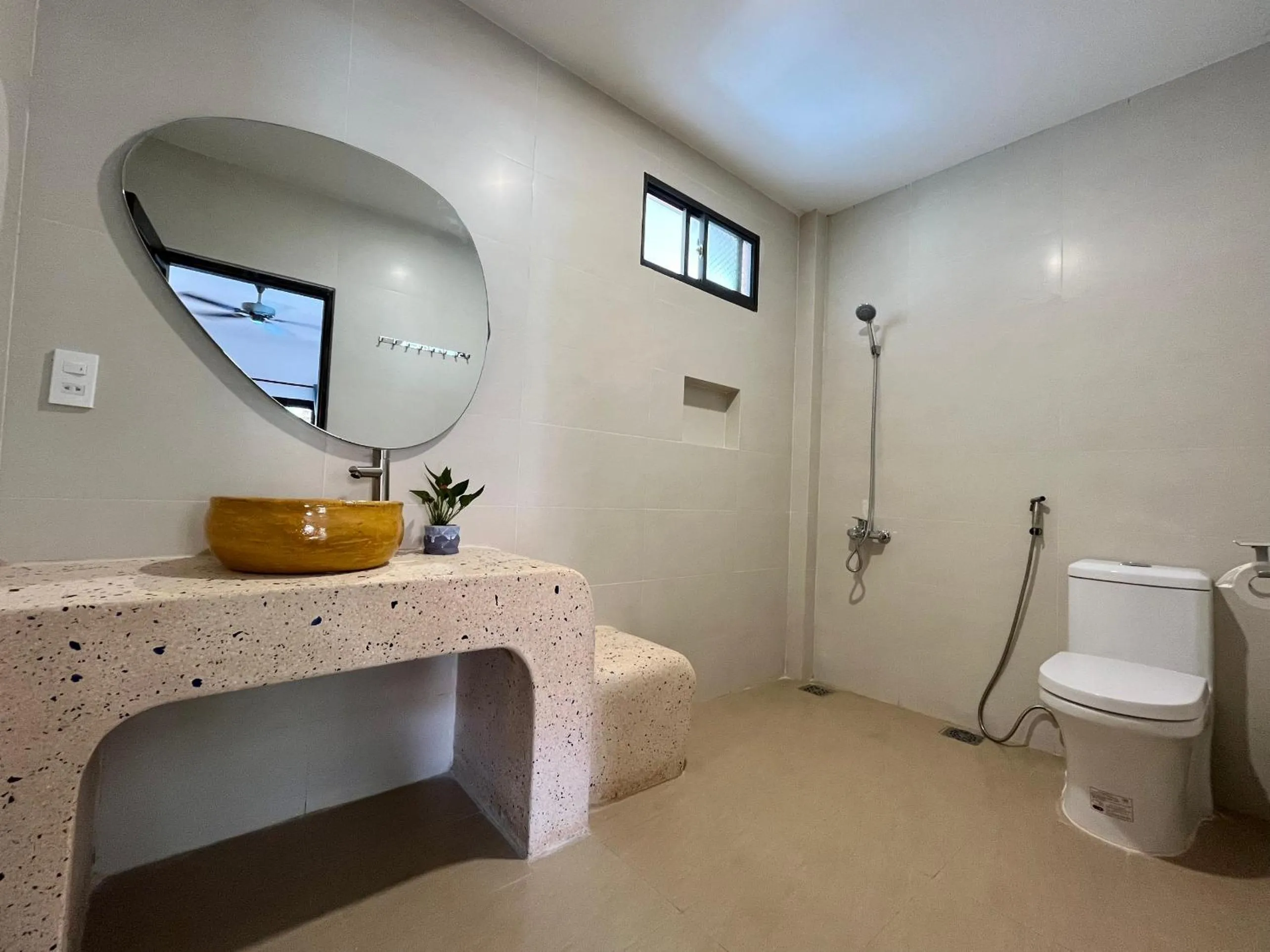 Toilet in Mi Nhon Em Hotel Muine