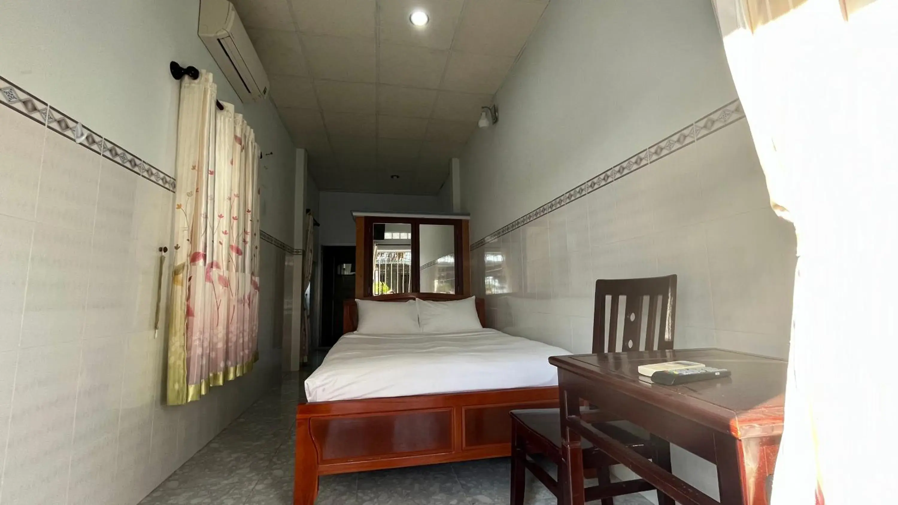 Budget Double Room in Mi Nhon Em Hotel Muine Budget Double Room in Mi Nhon Em Hotel Muine