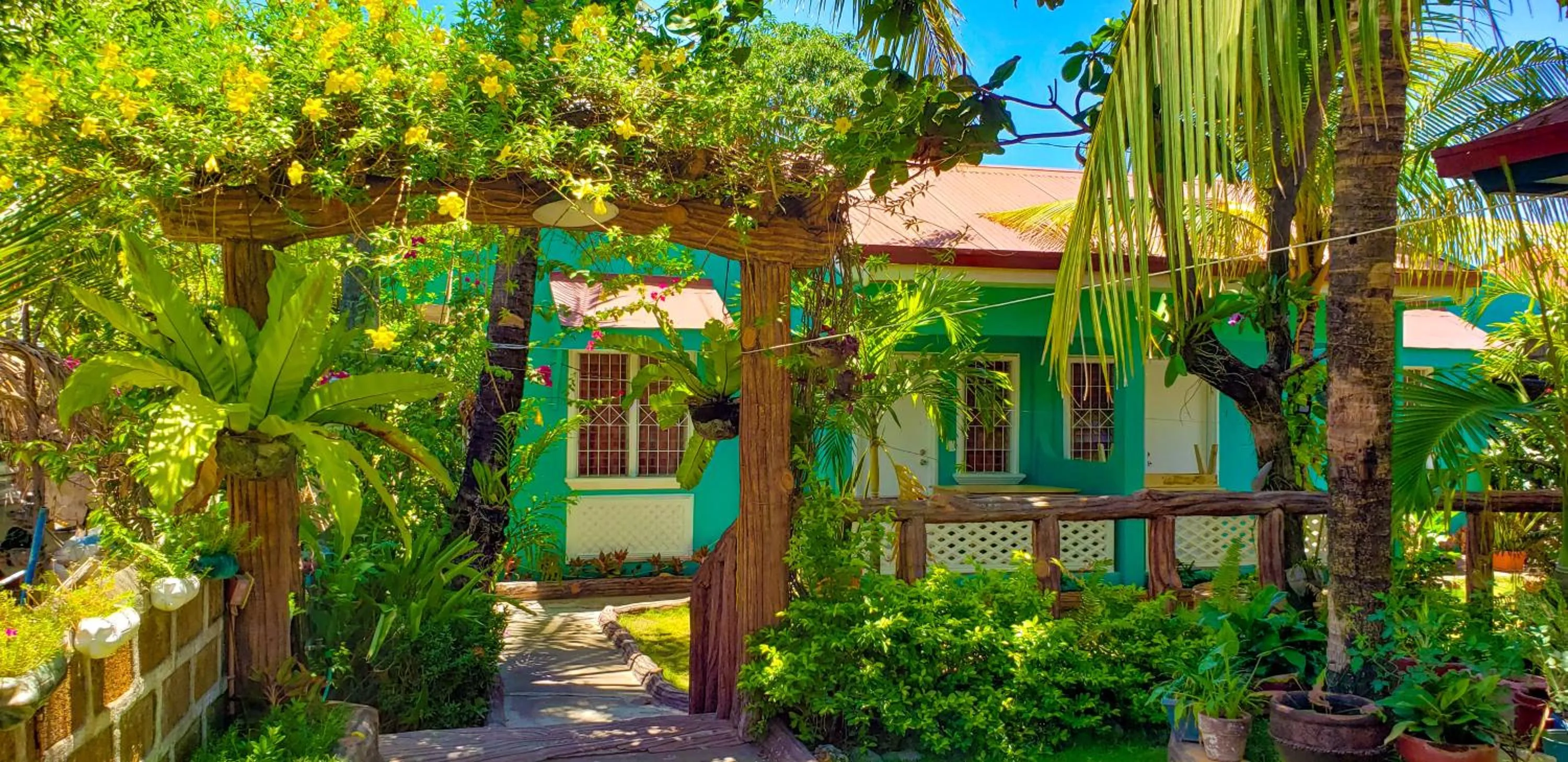 Property building in Crystal Shores Beach Resort powered by Cocotel