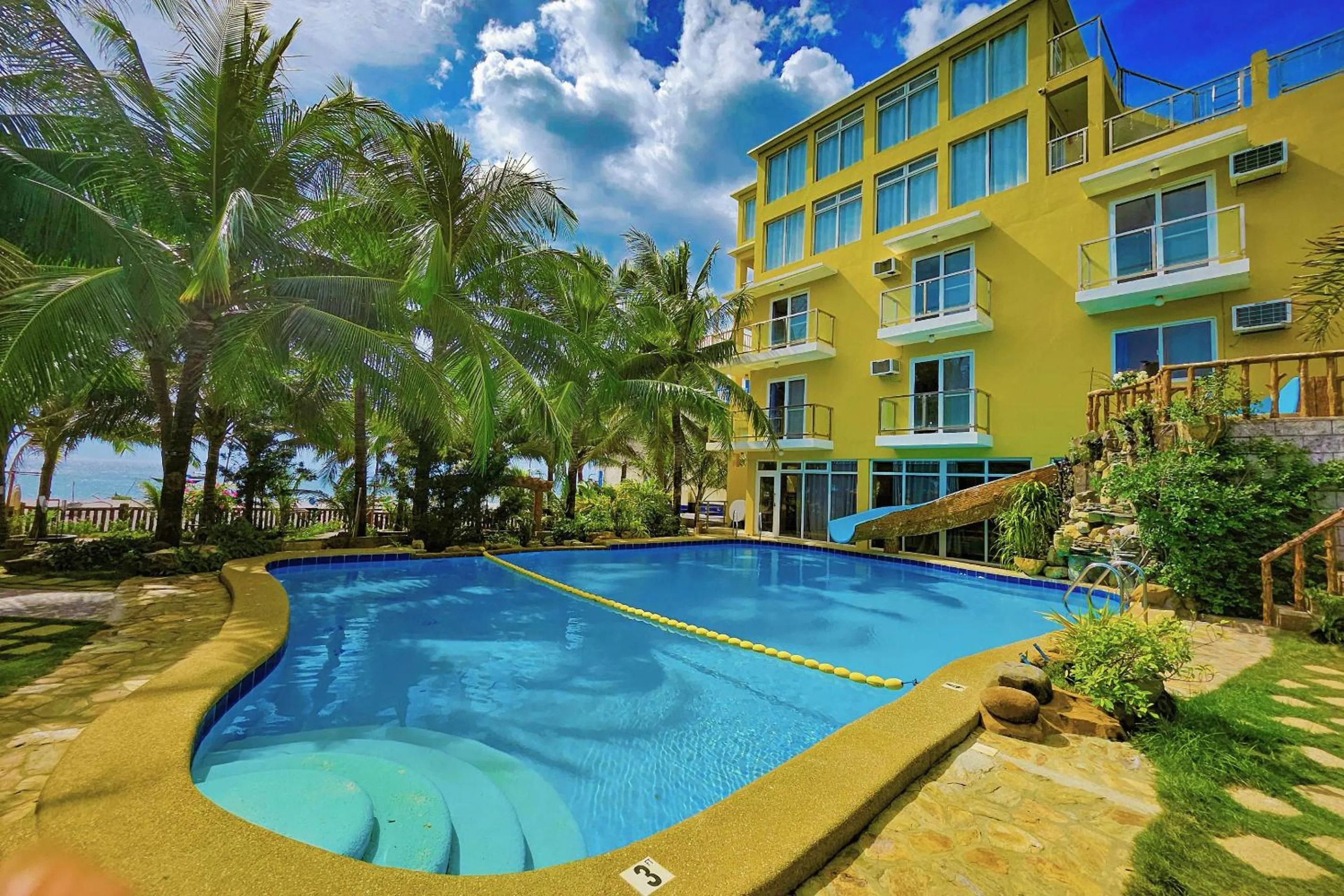 Crystal Shores Beach Resort powered by Cocotel