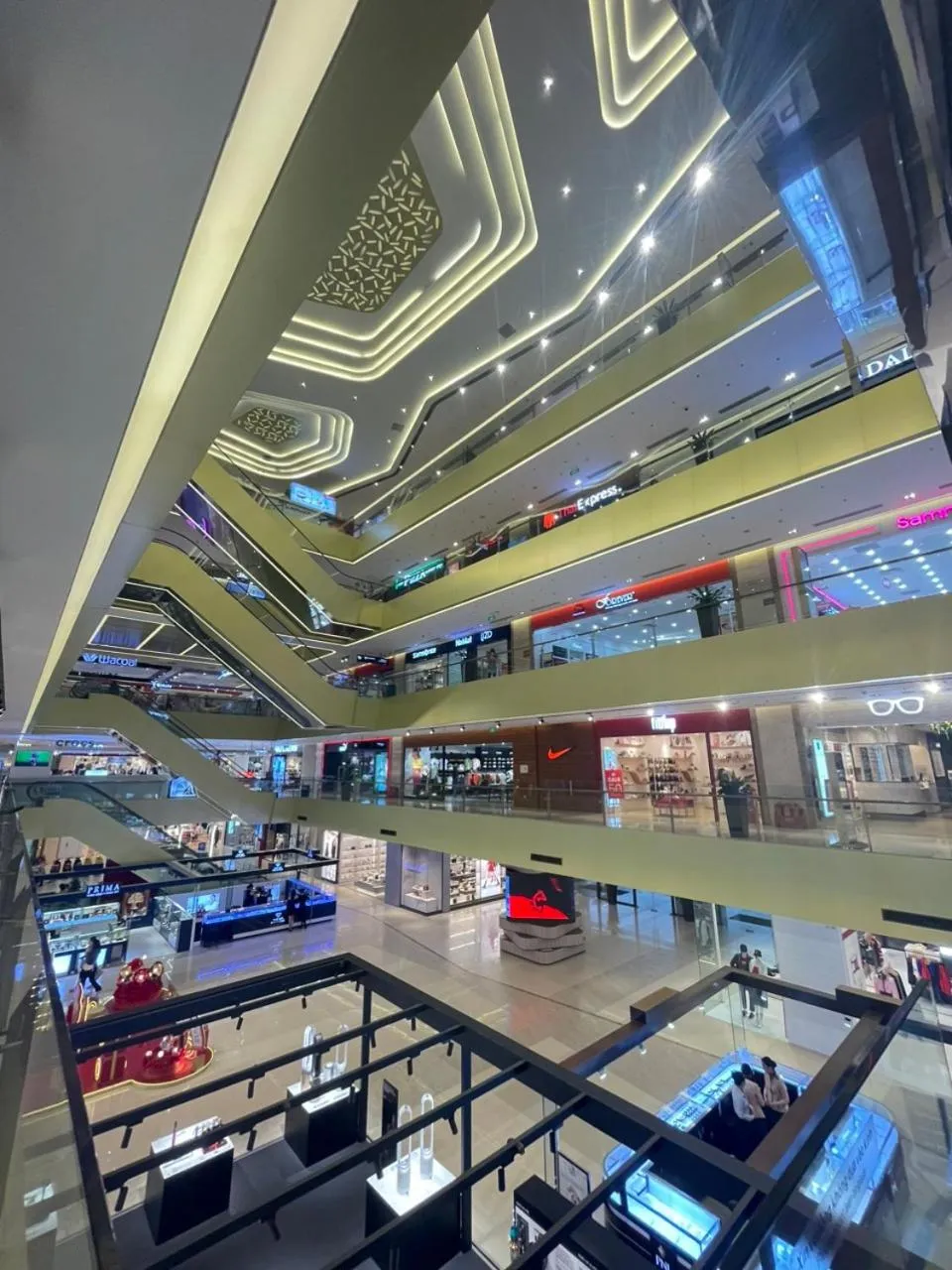 Shopping Area in Vinhomes D'Capital - 119 Trần Duy Hưng-Trung Hoà-Cầu Giấy