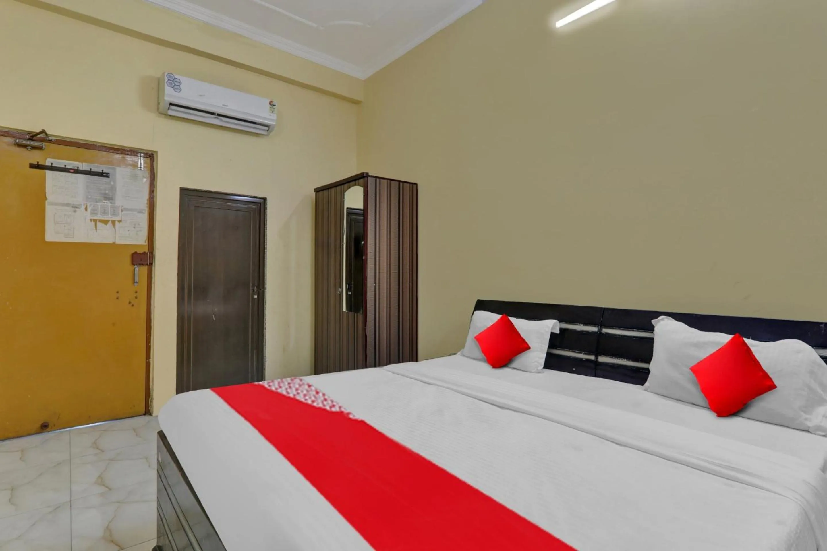 Bedroom, Bed in Super Hotel O New A V Hospitality