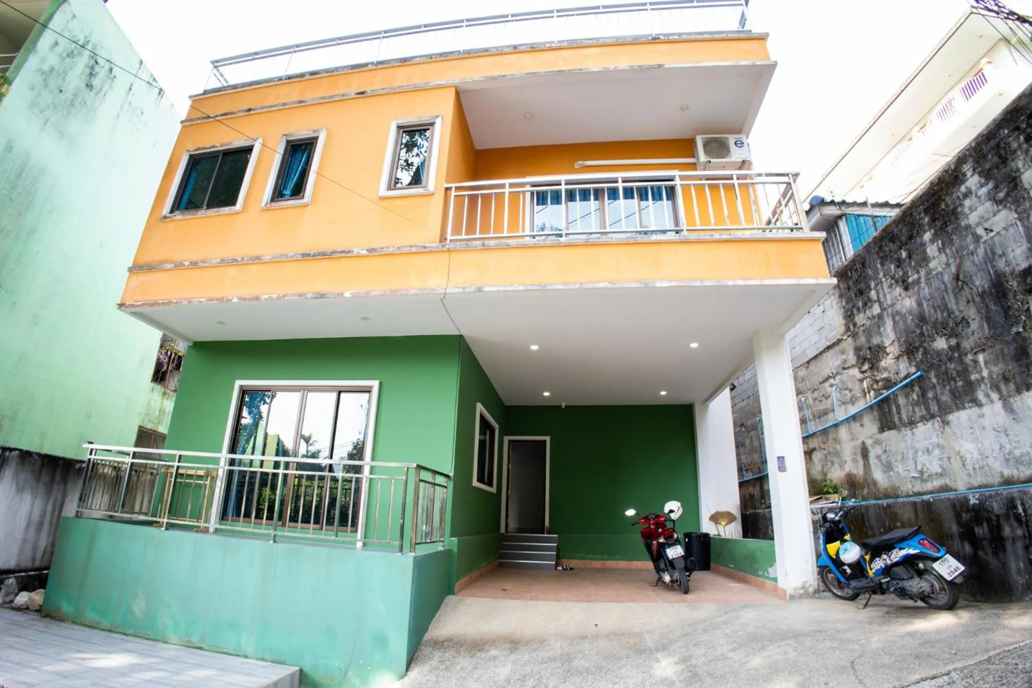 Property building in Grand View Premium