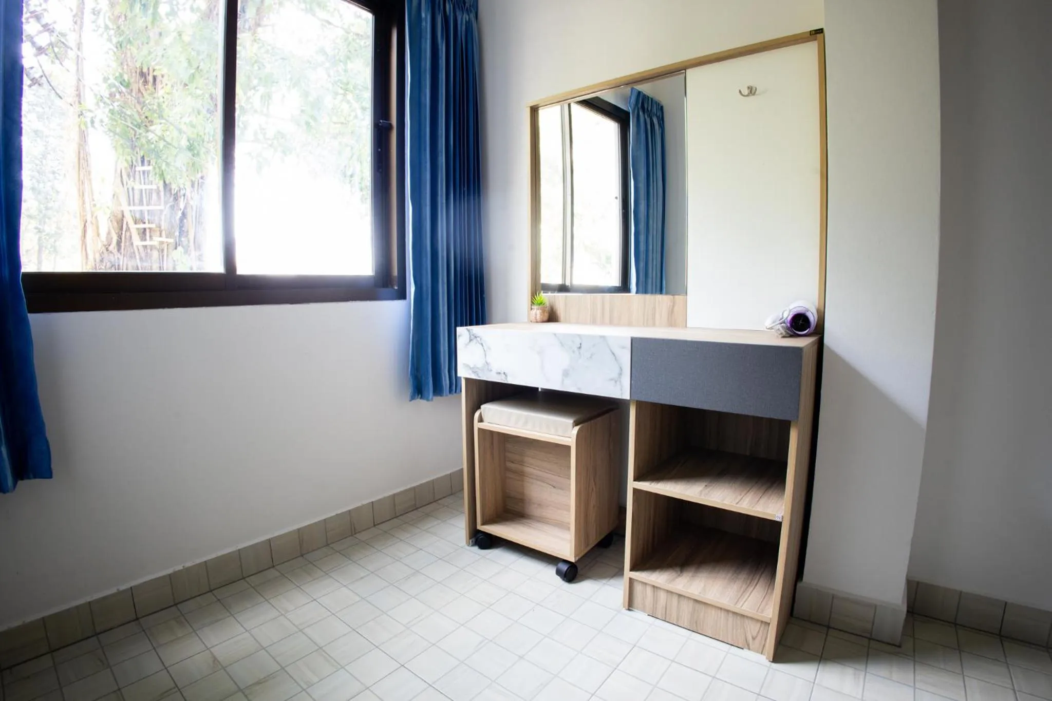 hair dresser in Grand View Premium