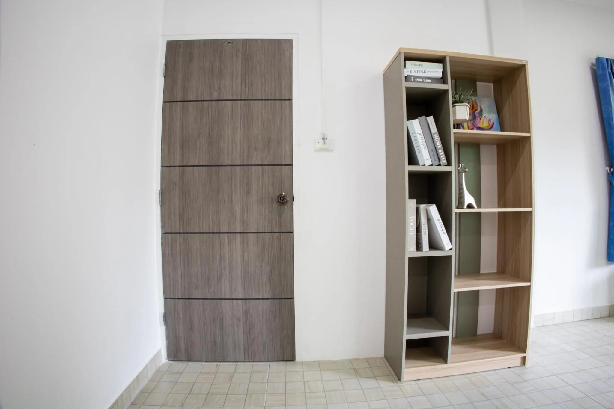 Library in Grand View Premium