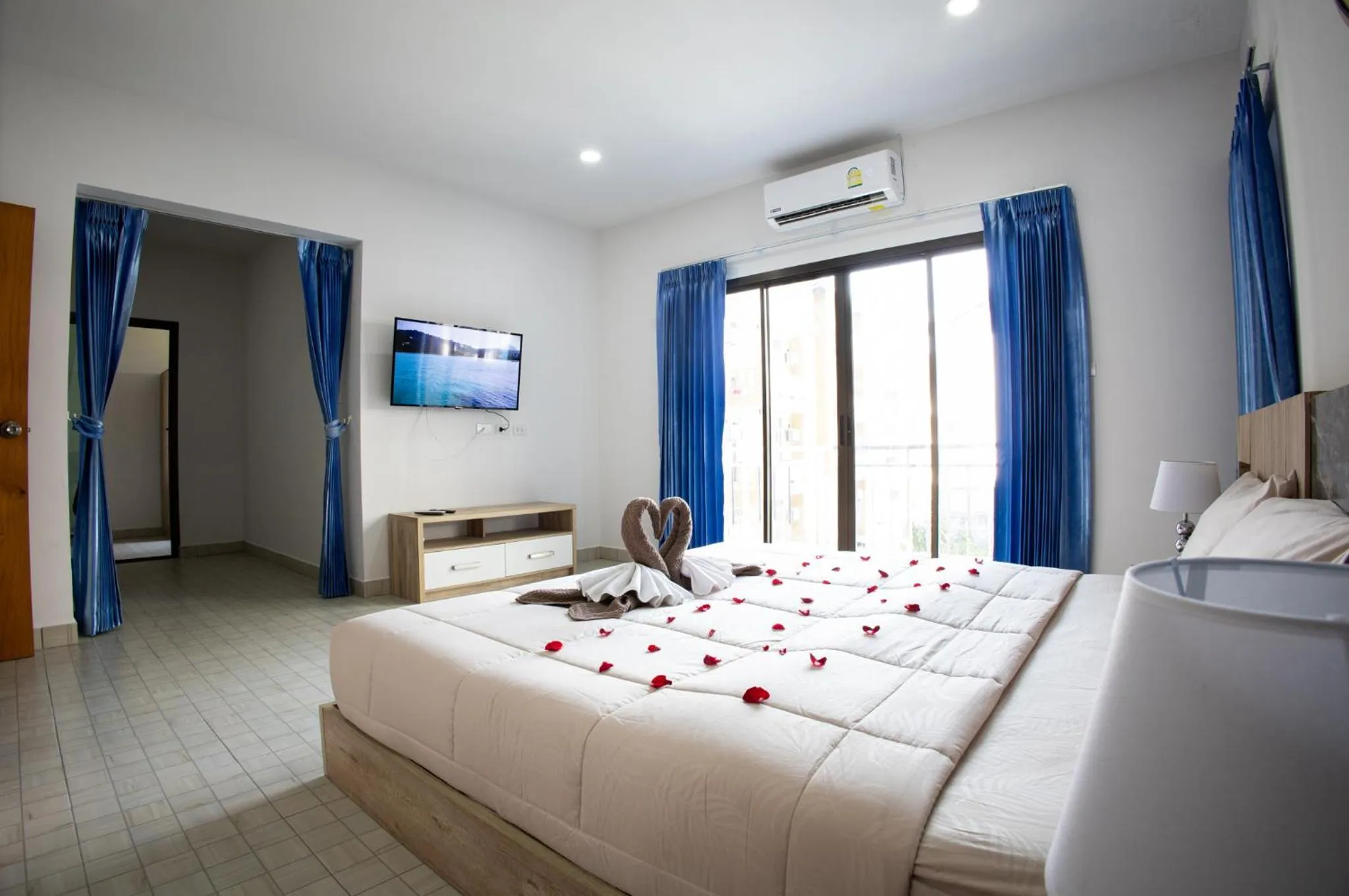 Bed in Grand View Premium