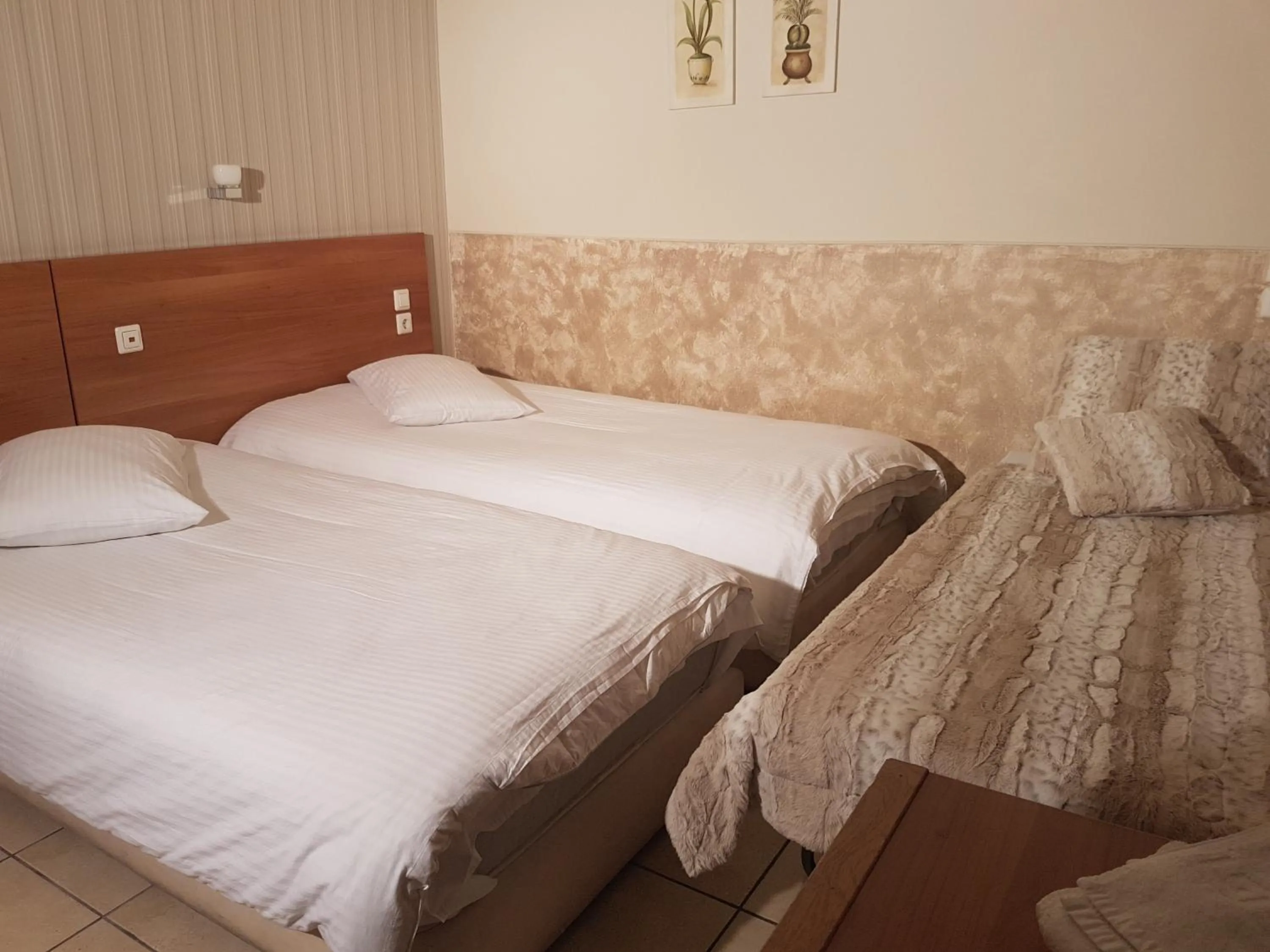 Bedroom, Bed in Hotel Ideal