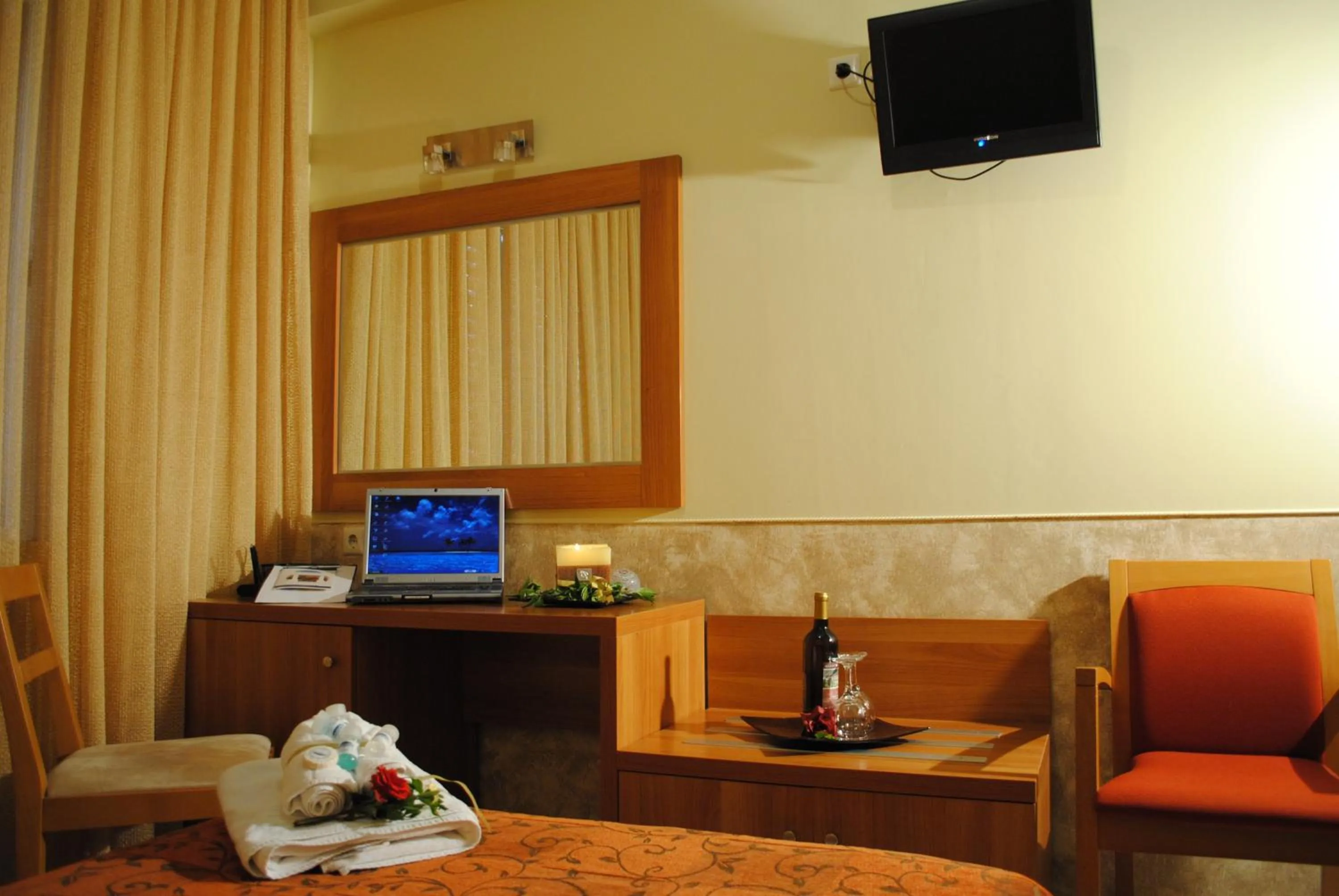 TV and multimedia in Hotel Ideal