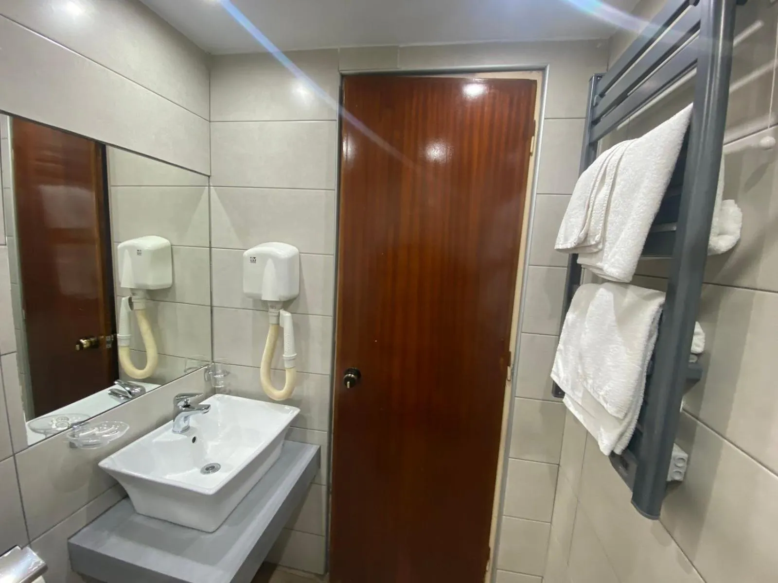 Public Bath in Hotel Ideal