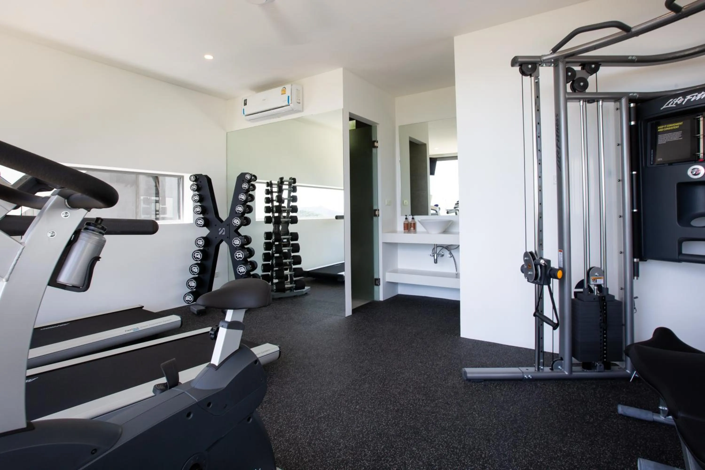 Fitness centre/facilities in Zog Villas