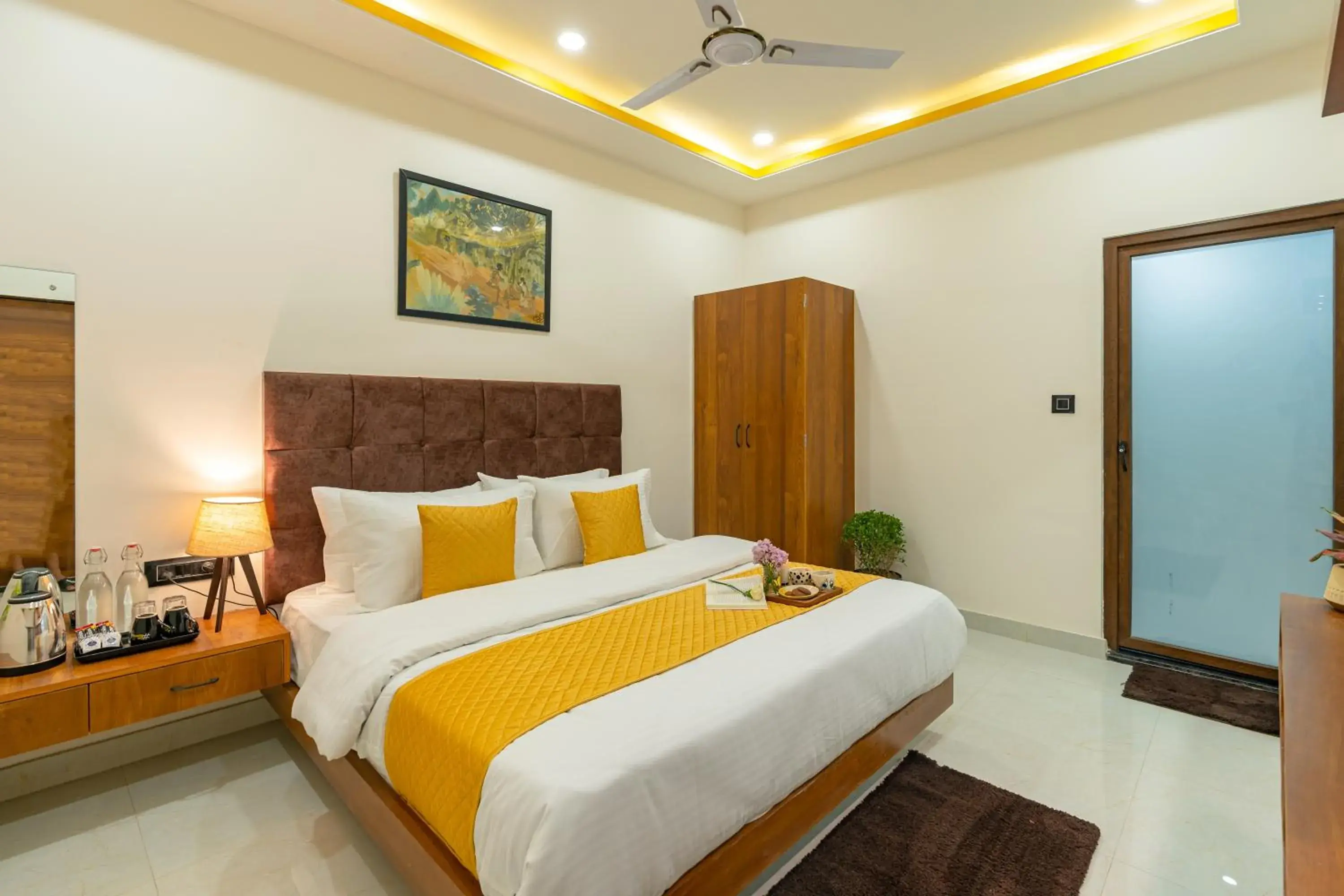 Deluxe Double Room in The Social Stays Jaipur Deluxe Double Room in The Social Stays Jaipur