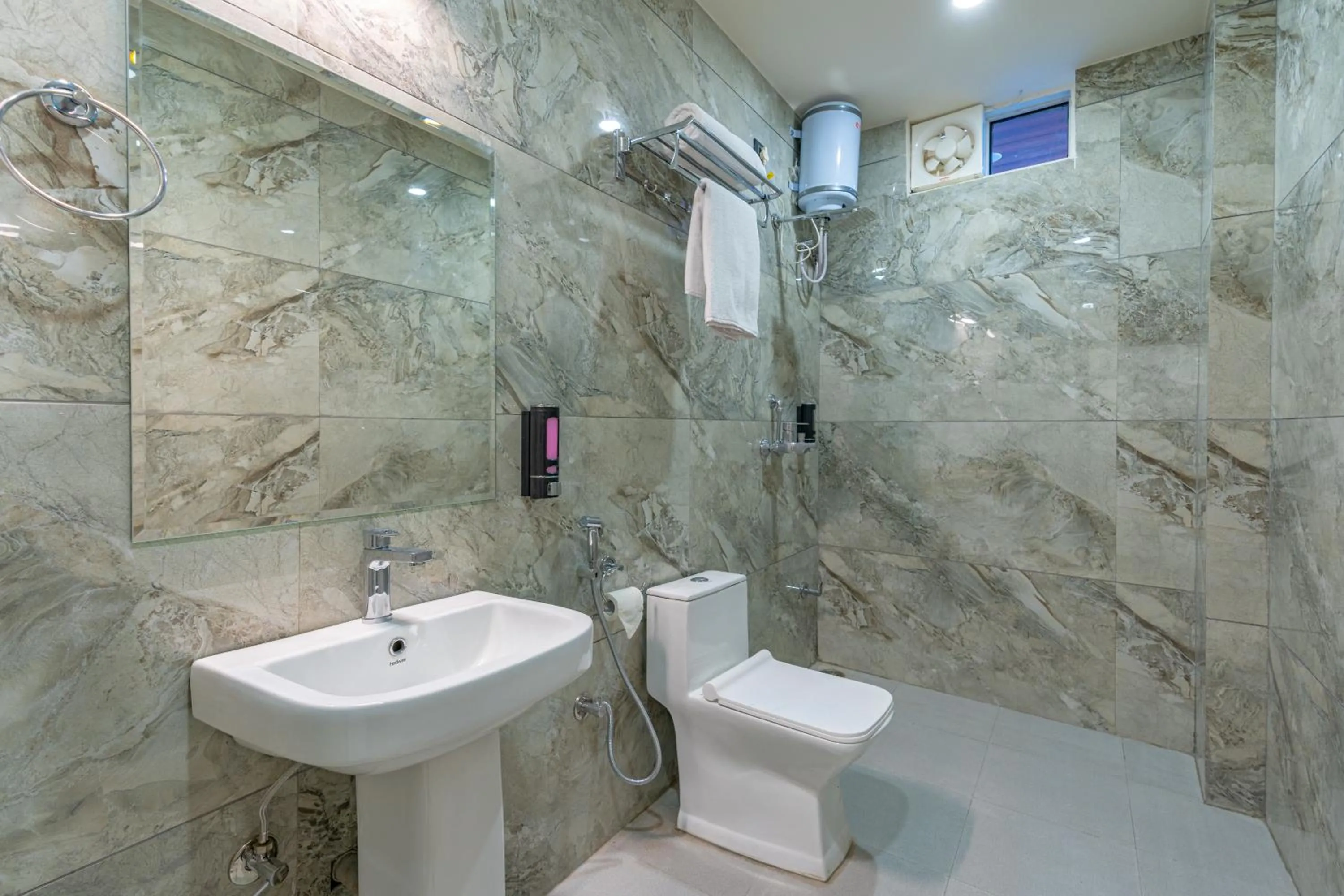 Shower in The Social Stays Jaipur formerly ArtBuzz