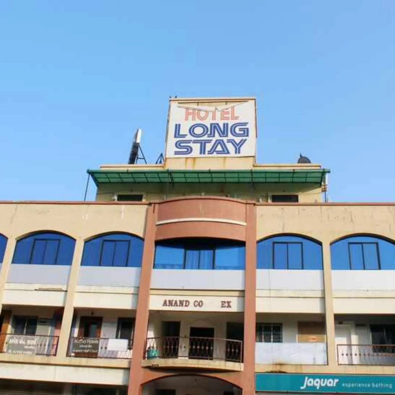 Facade/entrance in Hotel Long Stay