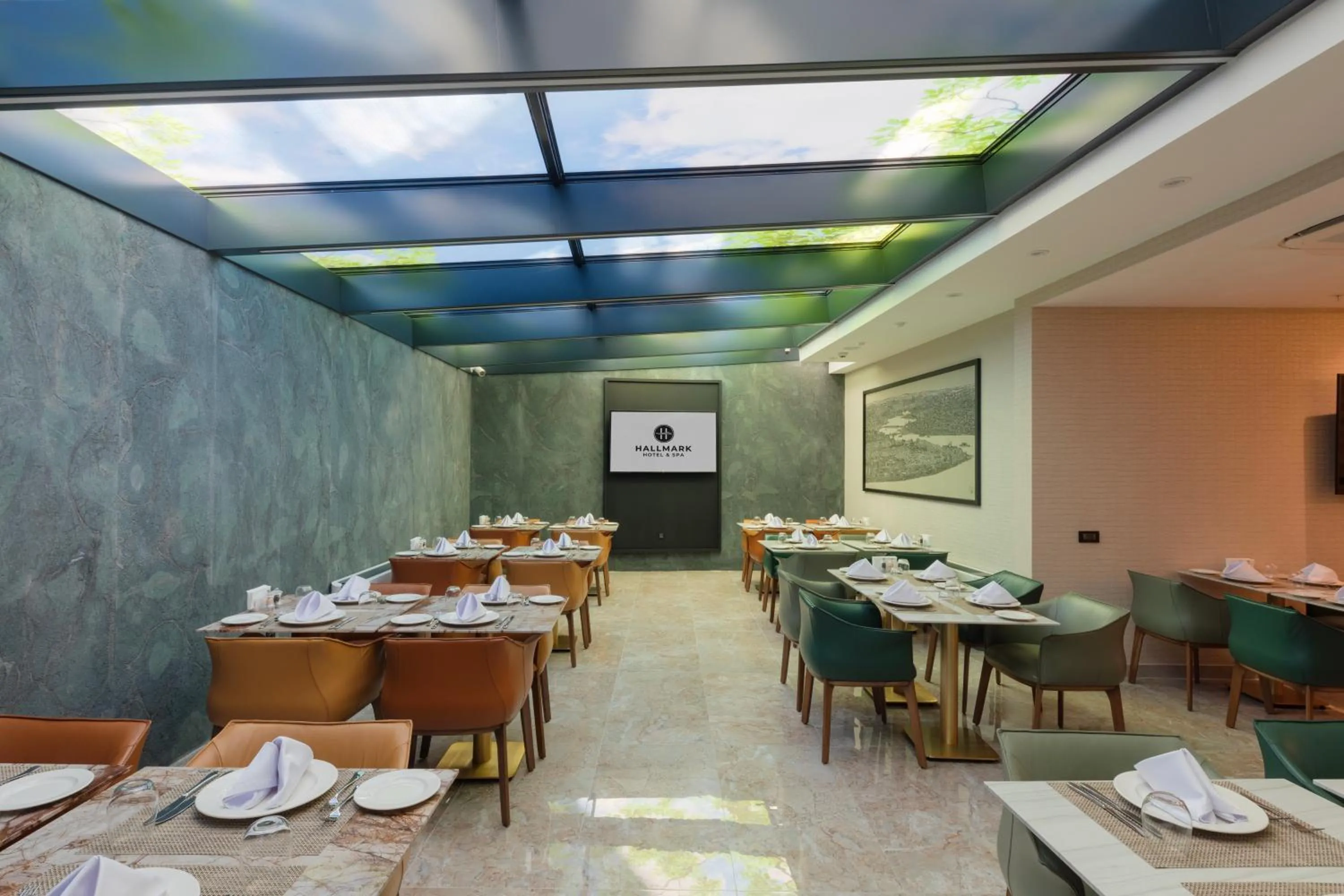 Restaurant/places to eat in Hallmark Hotel & SPA Istanbul