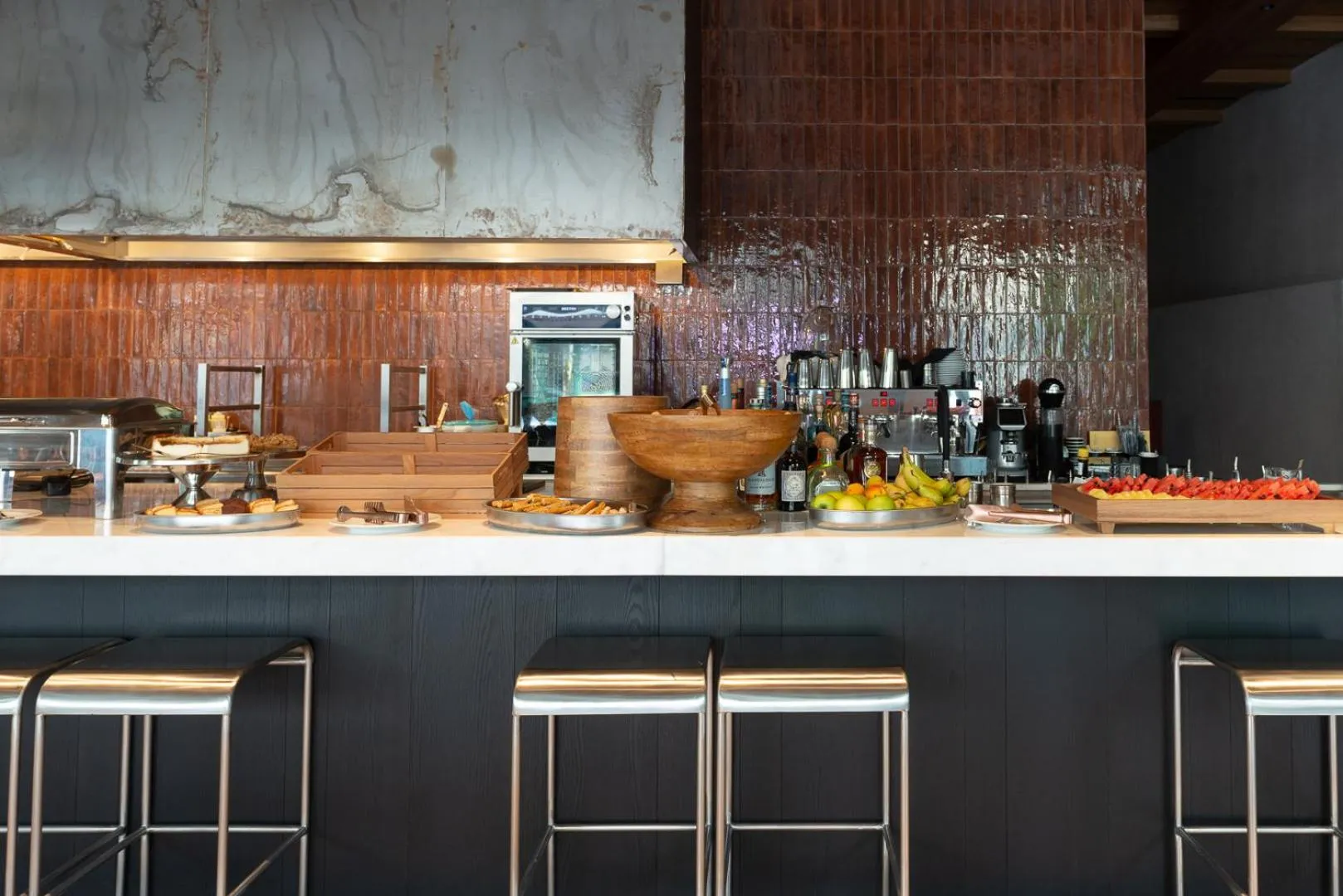 Restaurant/places to eat in The 12th City Hotel