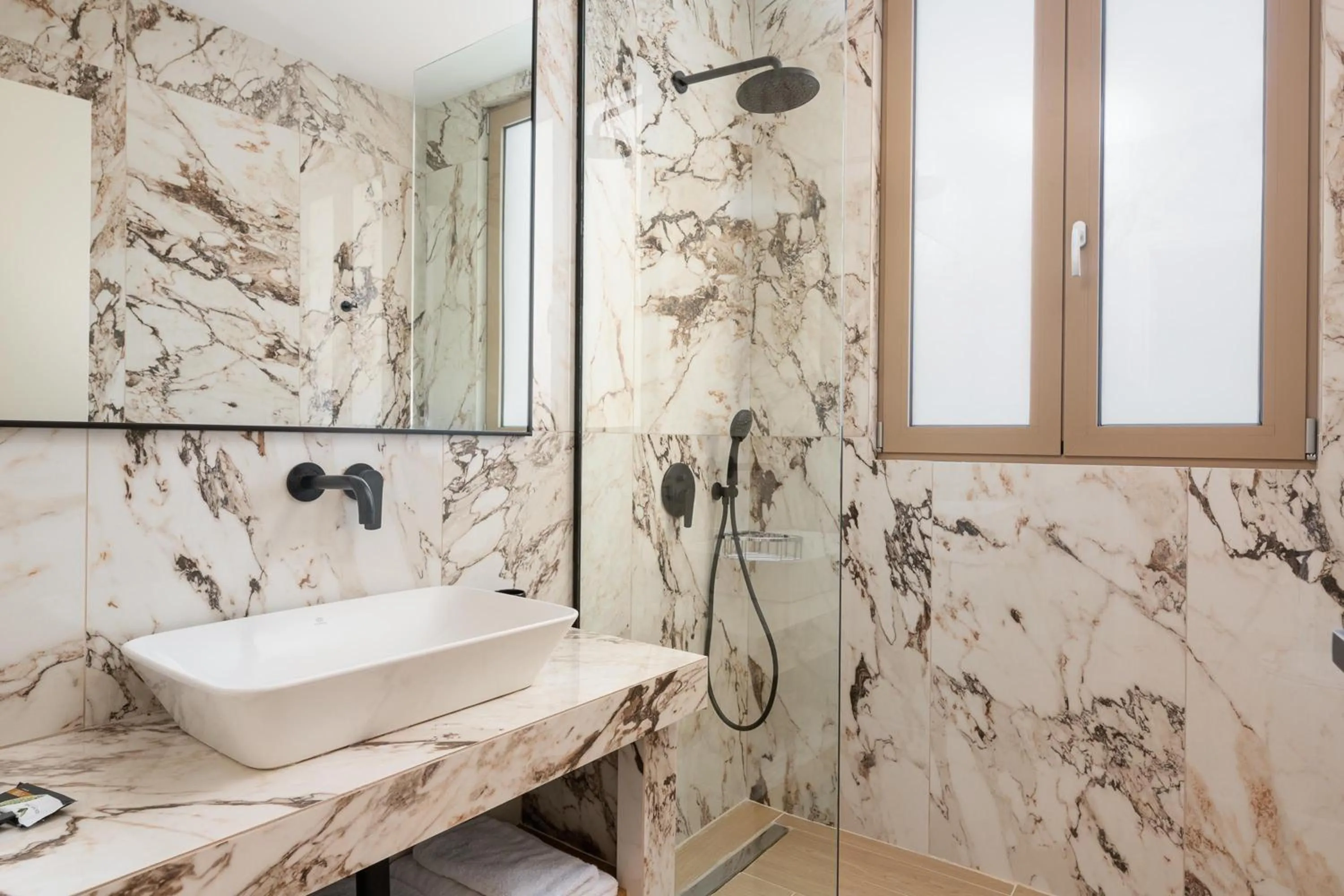 Shower in The 12th City Hotel