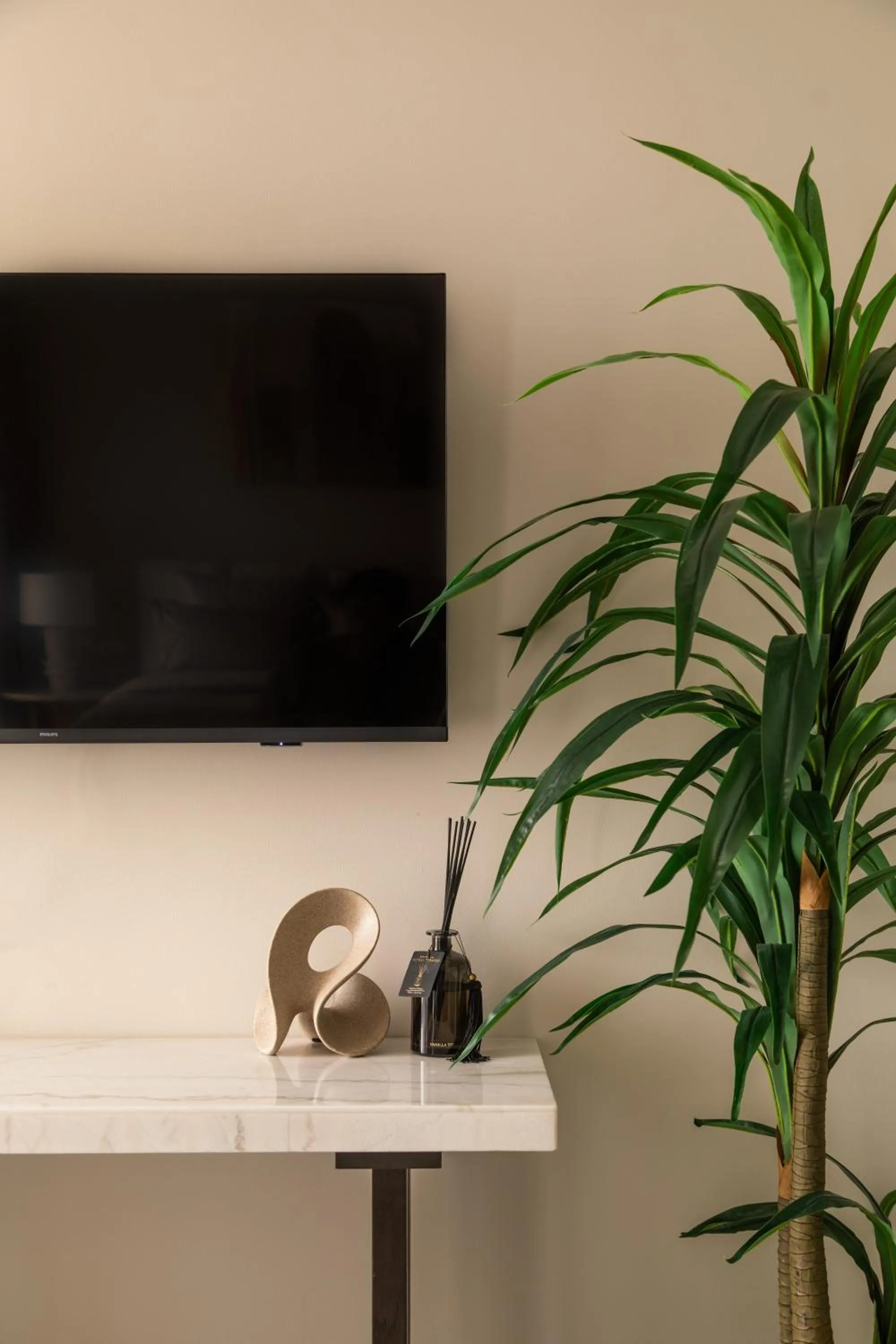 TV and multimedia in Happy ACADEMIA JBR