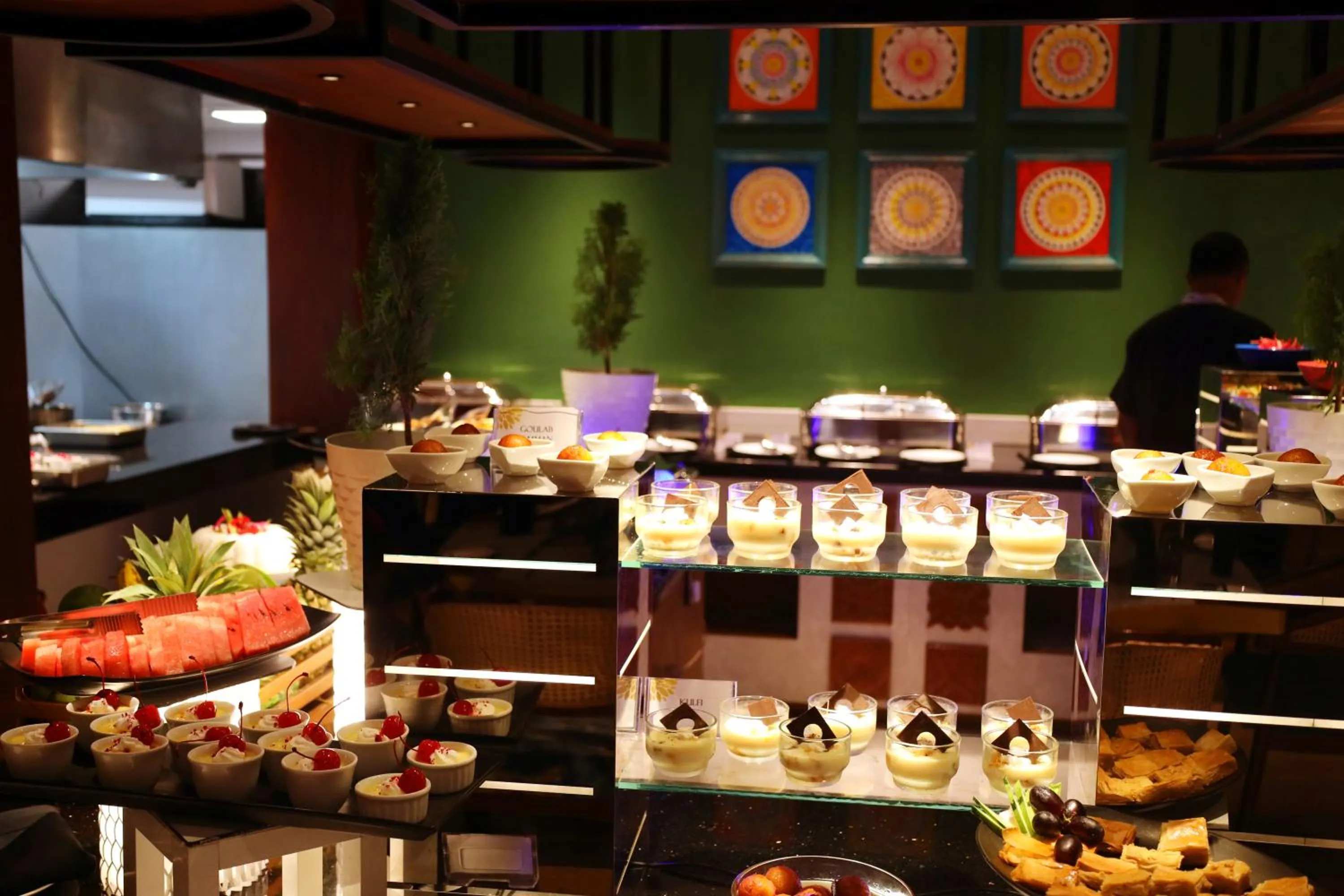 Restaurant/places to eat in Grand Serendib Hotel