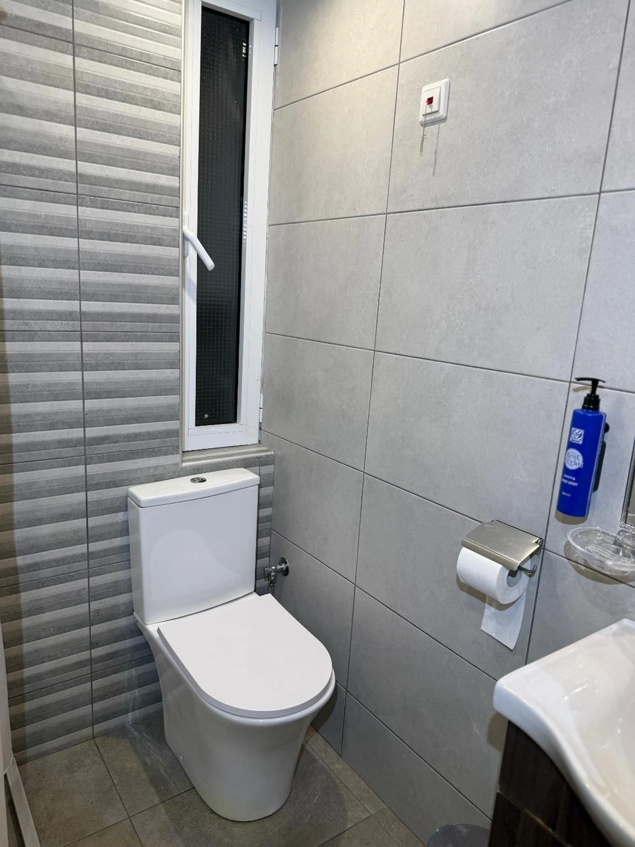 Bathroom in Glaros Hotel