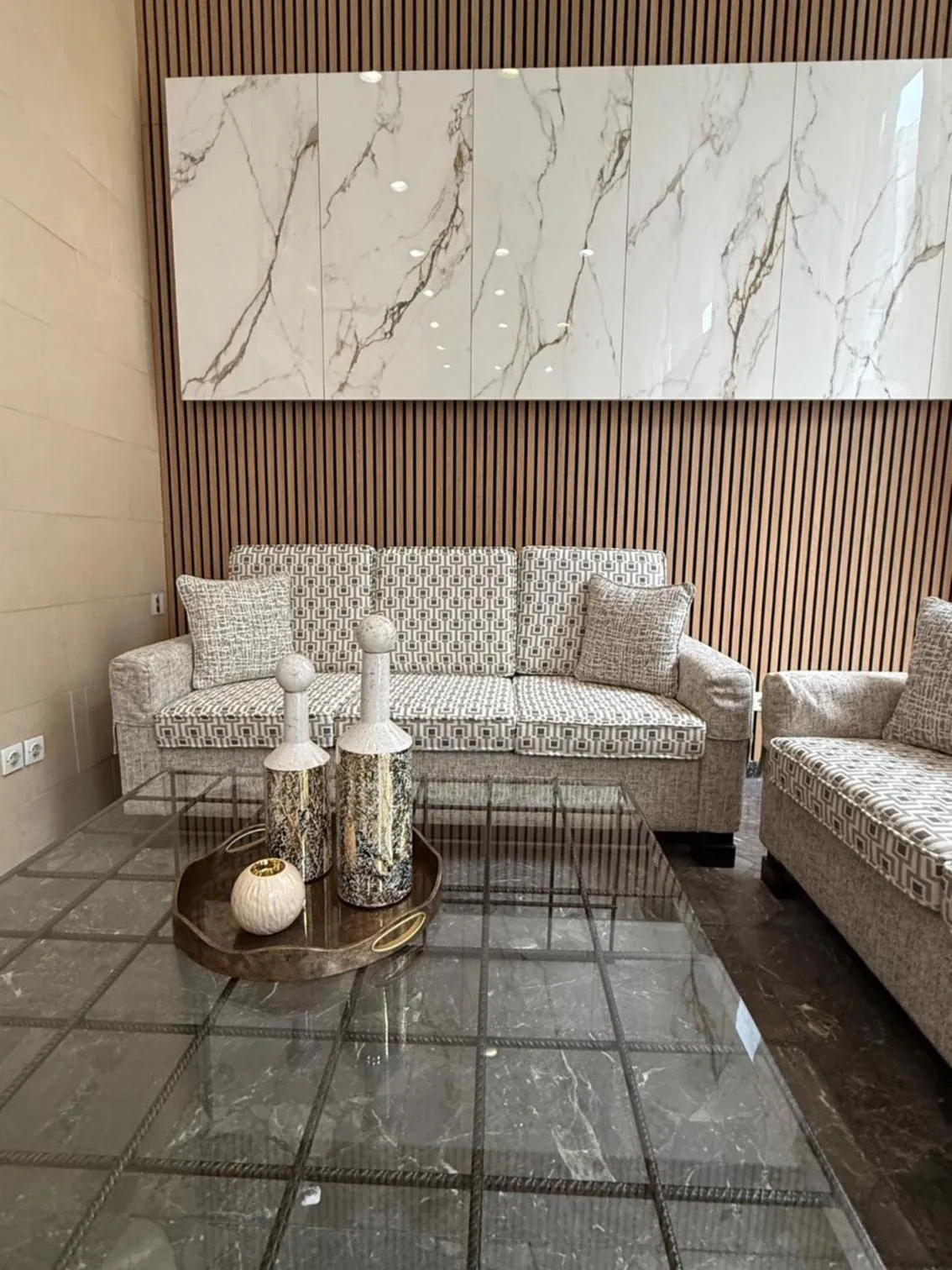 Communal lounge/ TV room in Glaros Hotel