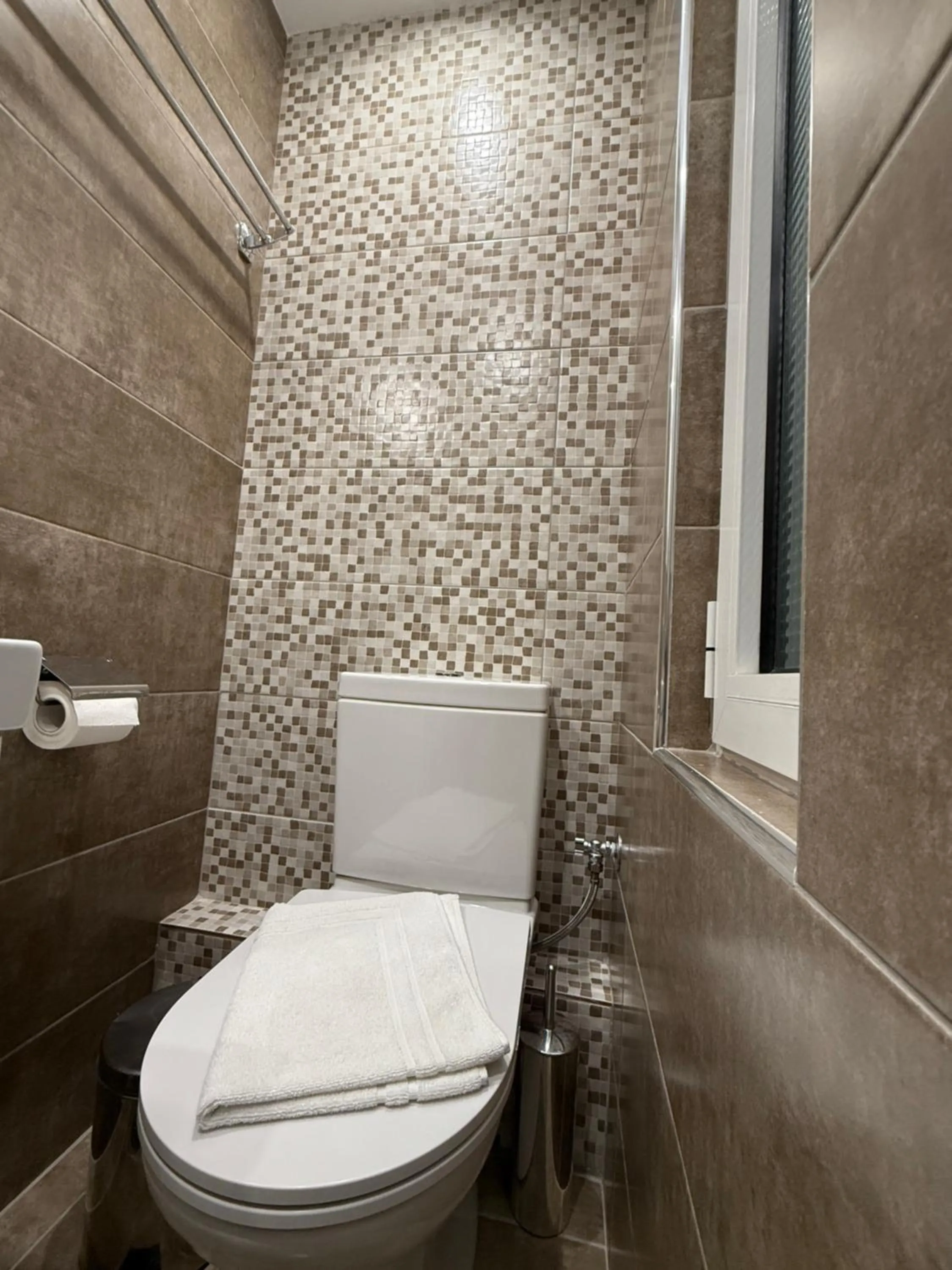 Bathroom in Glaros Hotel