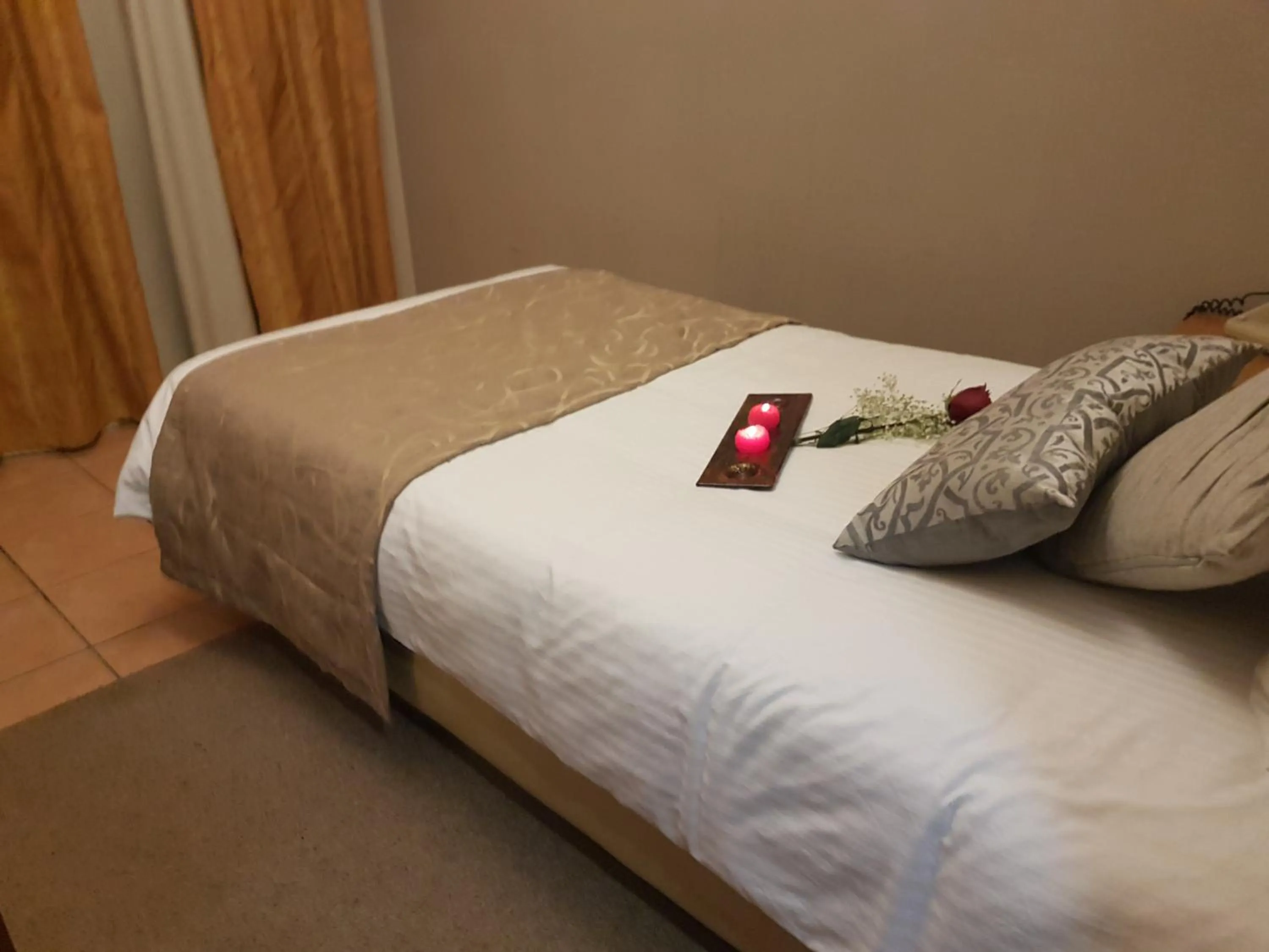 Bedroom, Bed in Glaros Hotel