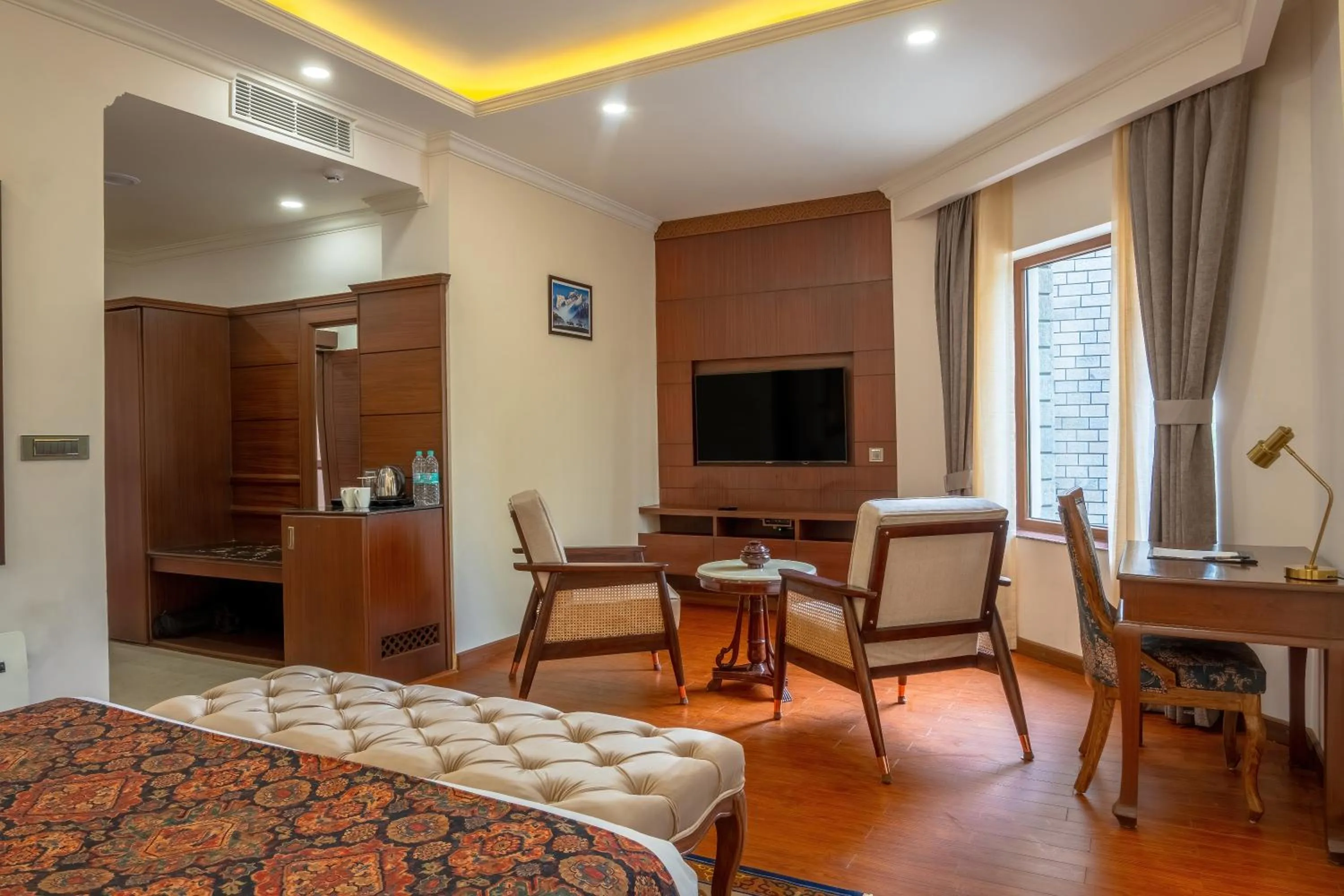 Bedroom, Bed in Hotel Gyalpo Residency - A Mountain View Luxury Hotel in Leh