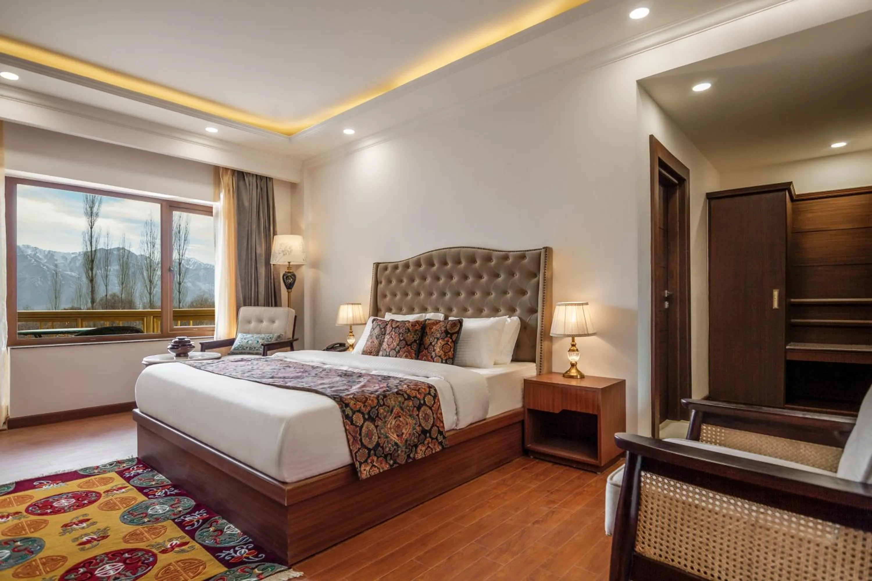 Bedroom, Bed in Hotel Gyalpo Residency - A Mountain View Luxury Hotel in Leh