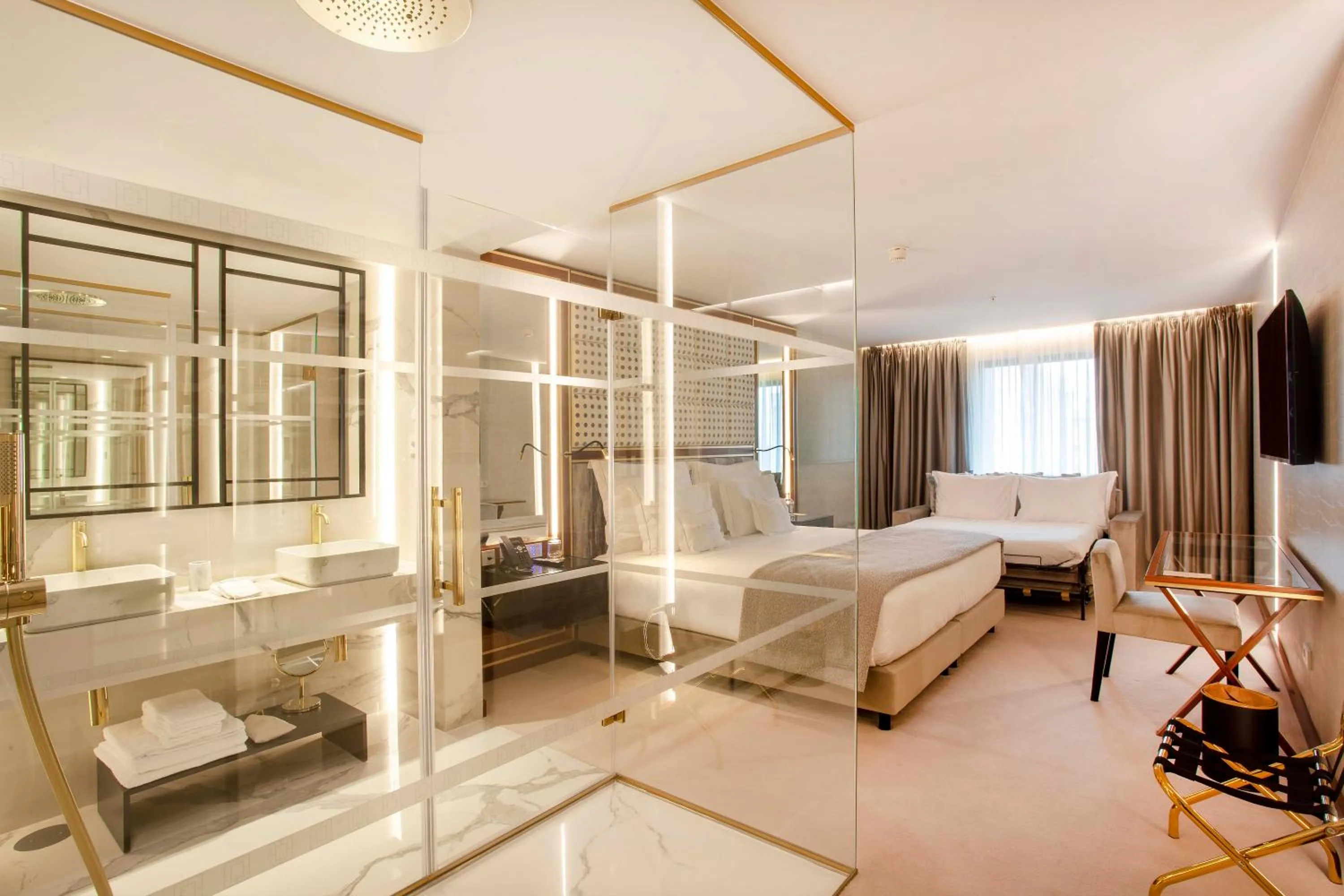 Bed in Wine & Books Porto Hotel - Small Luxury Hotels Of The World