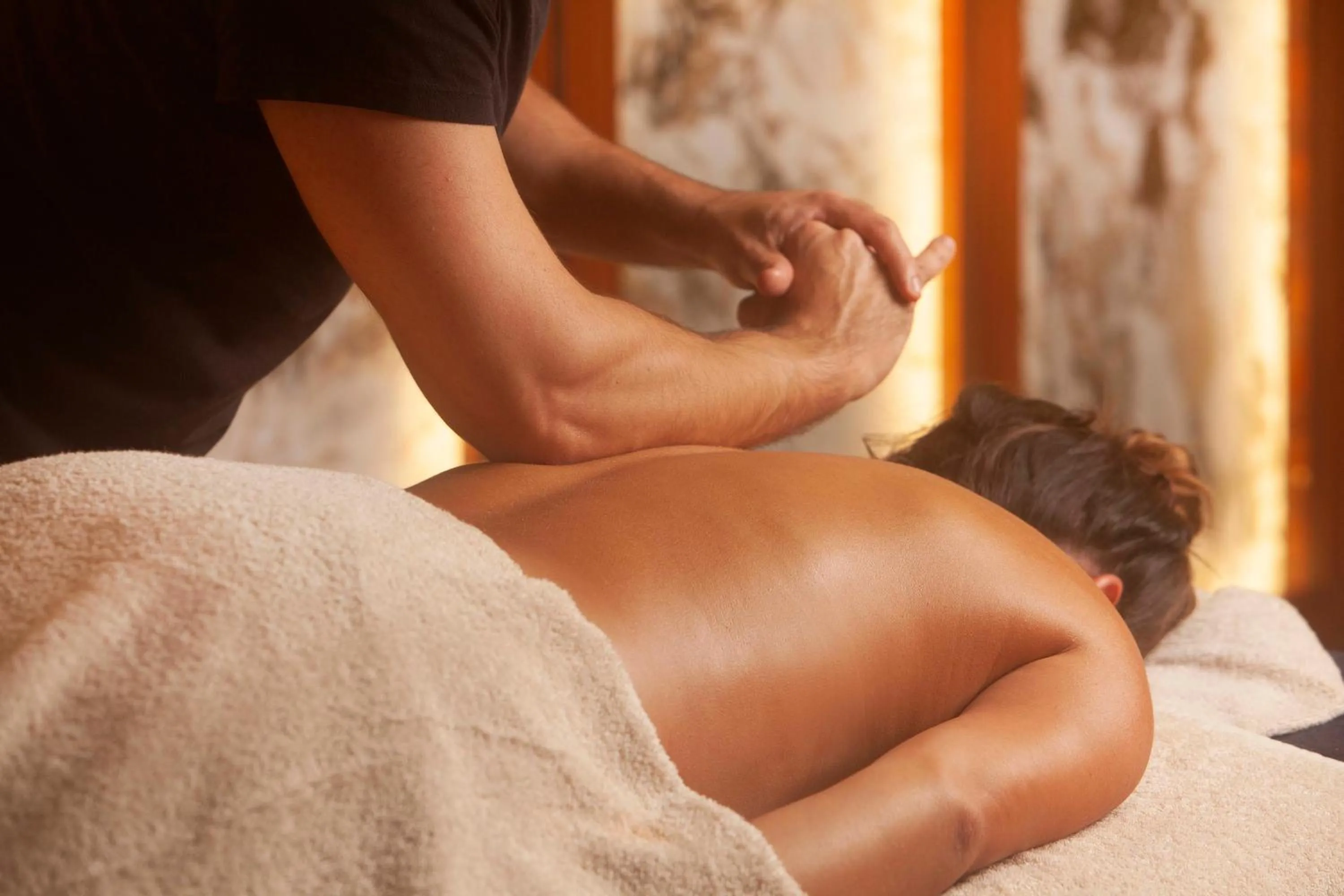 Massage in Wine & Books Porto Hotel - Small Luxury Hotels Of The World