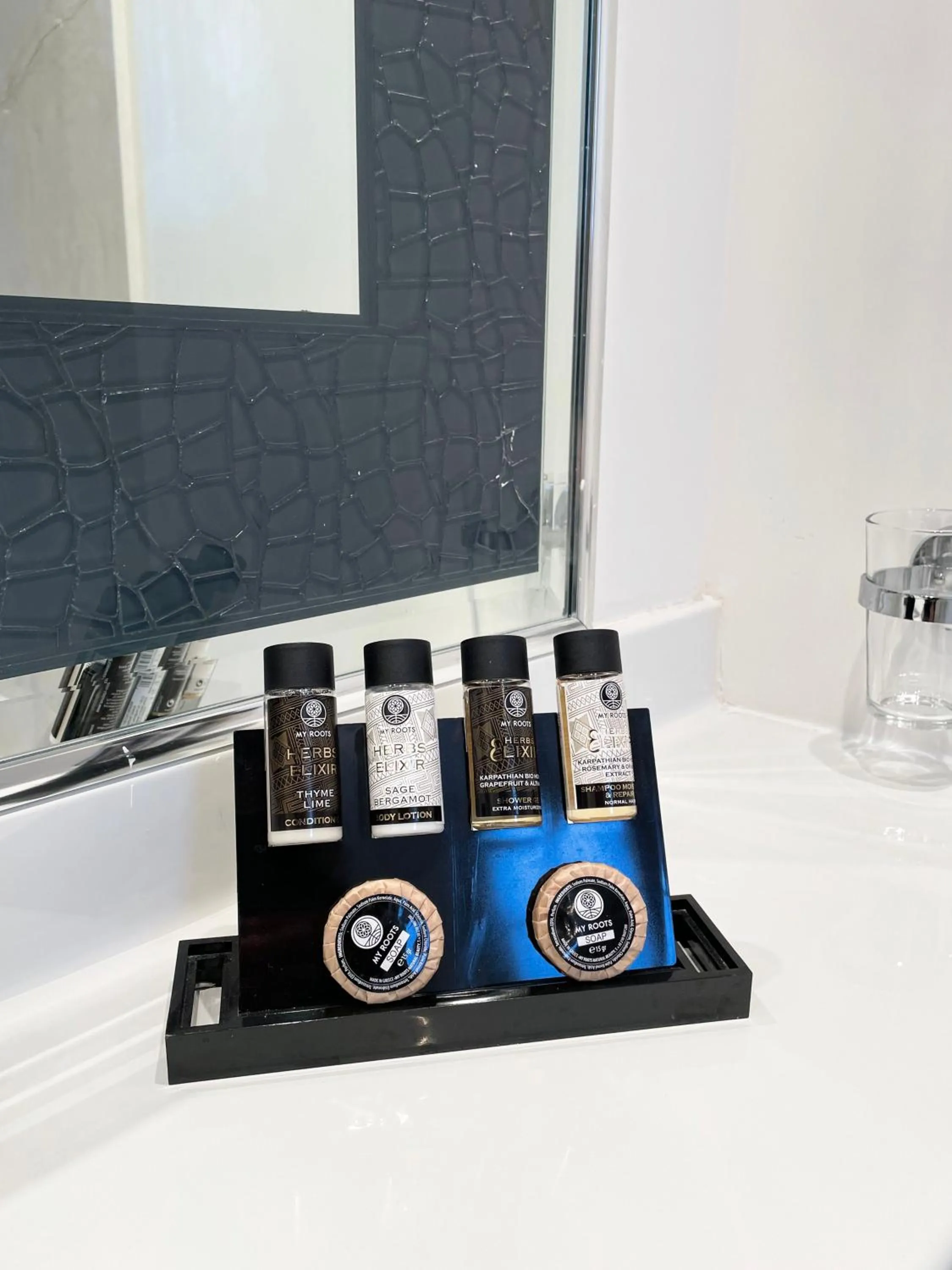 Bathroom in Theoxenia House Hotel