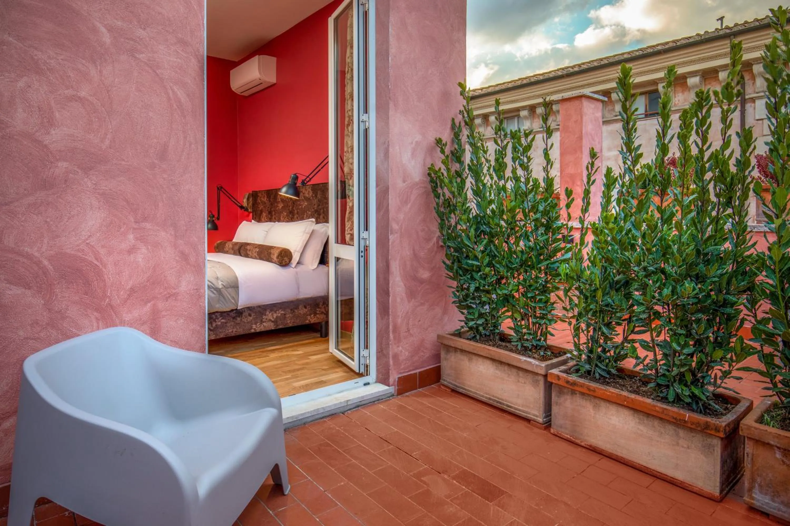 Bed in Room 94 Luxury