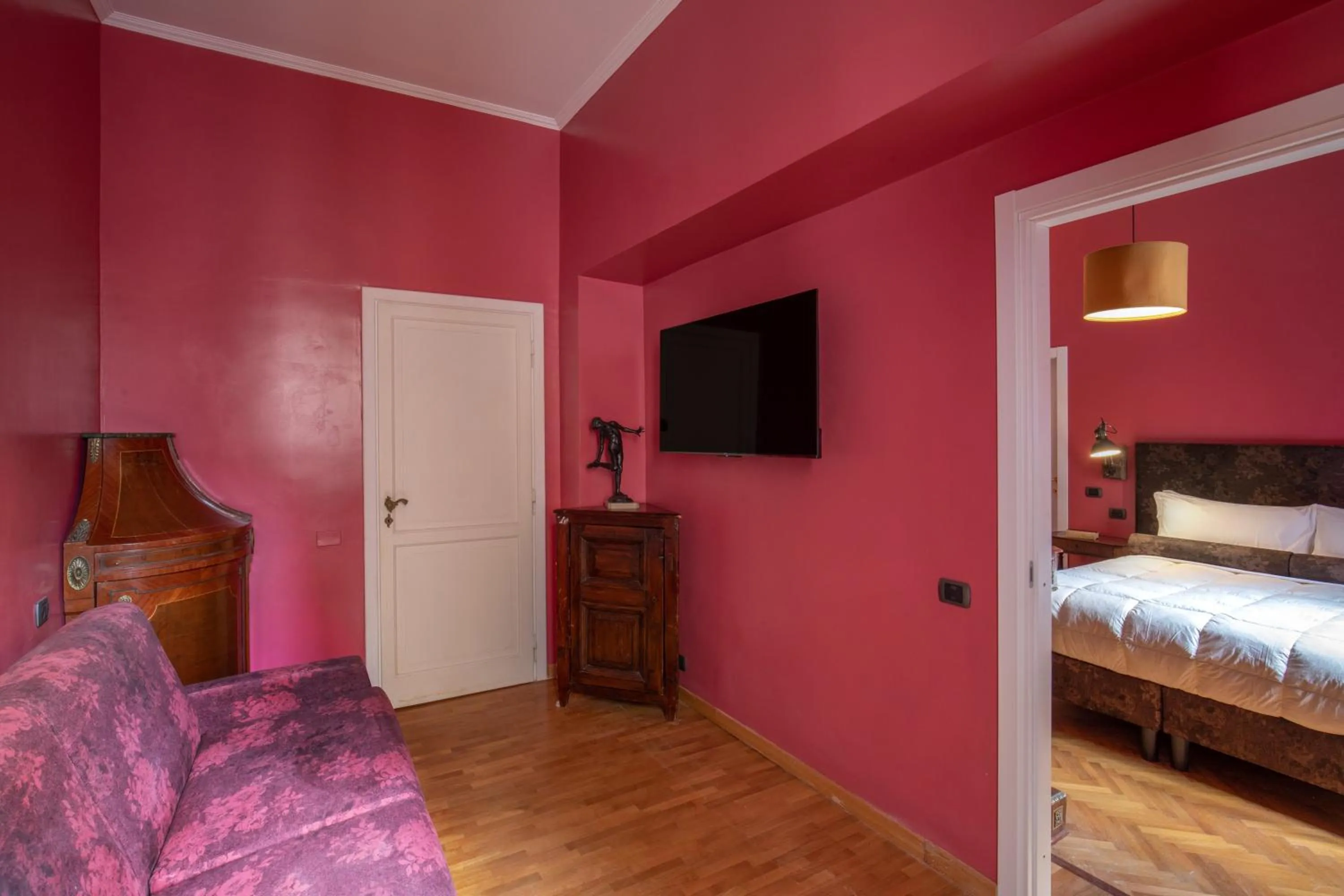 Bed in Room 94 Luxury